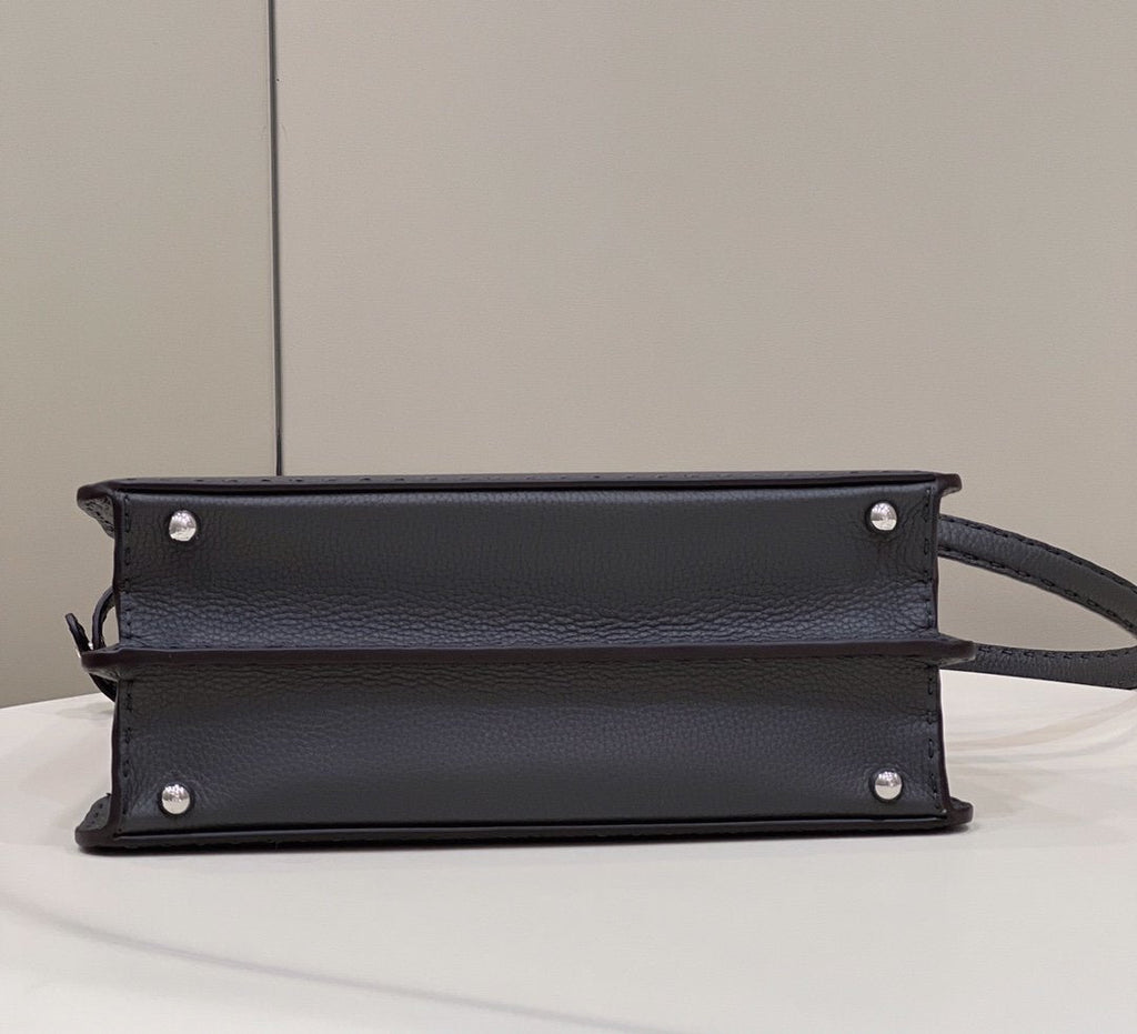 Fendi Peekaboo Iseeu Medium 33cm Black