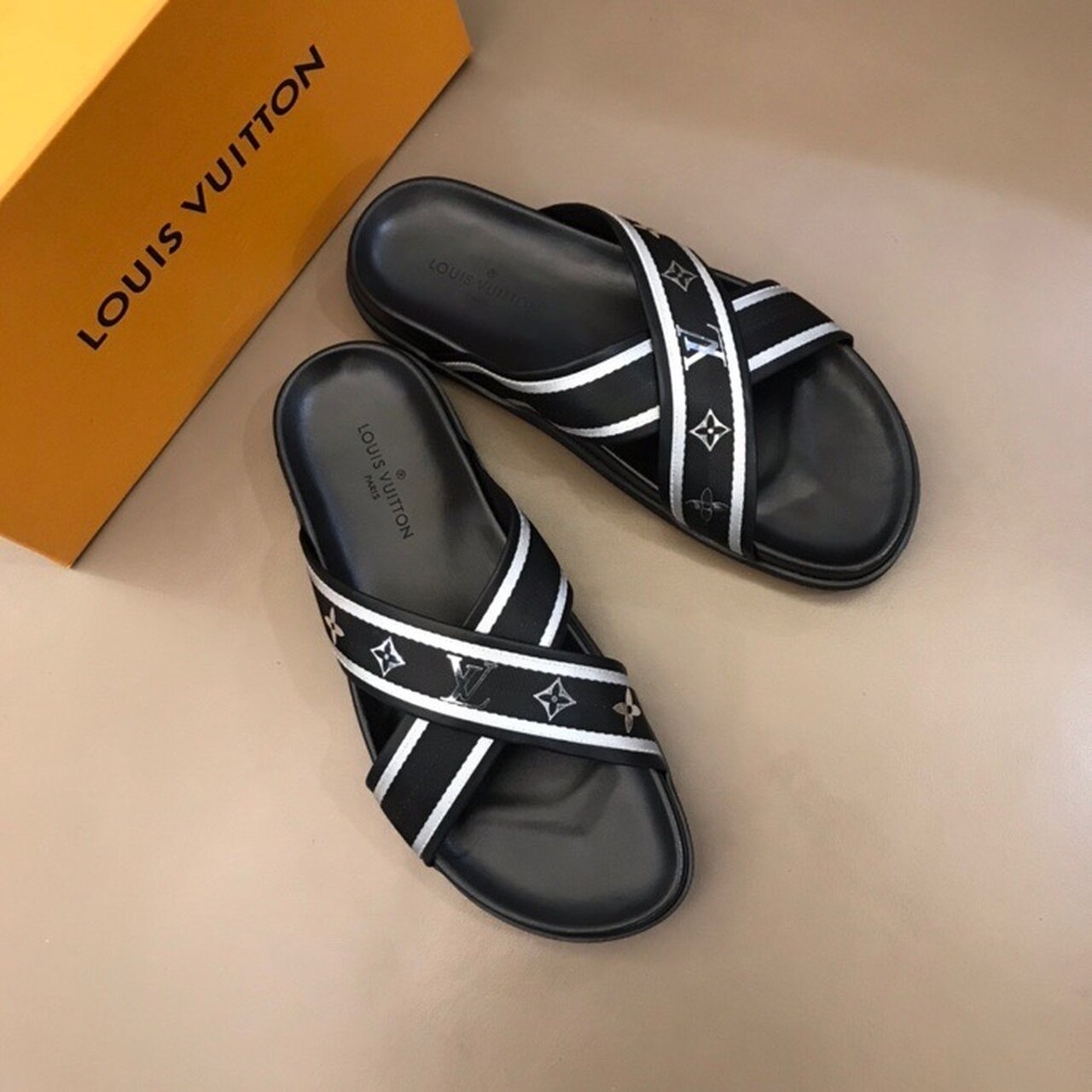 Louis Vuitton Criss-Cross Mules Mens Sandals Spring/Summer Collection Black/Silver
