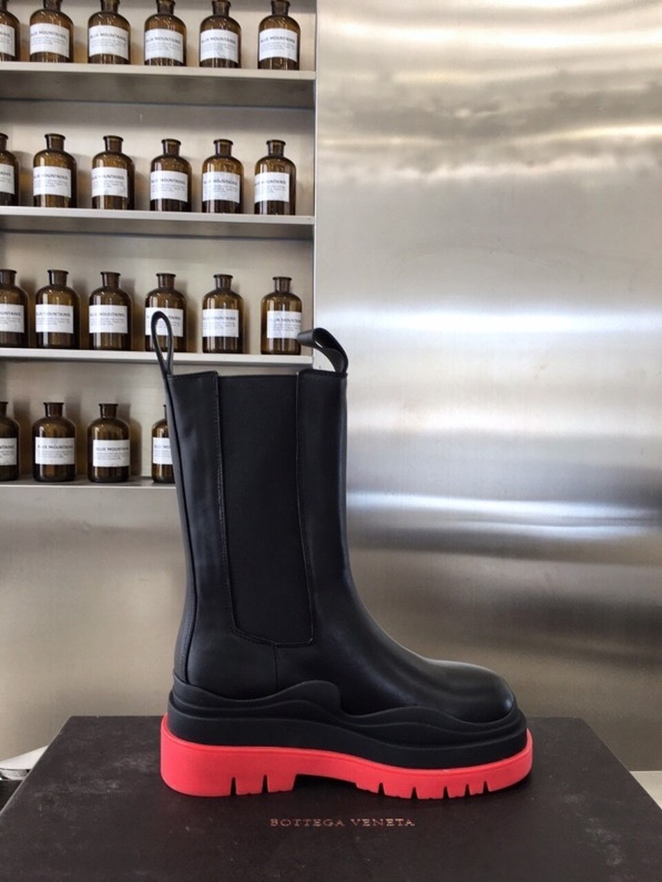 Bottega Veneta Flat Triple-Sole Leather Boots Calfskin Leather Fall/Winter 2020 Collection, Black/Red