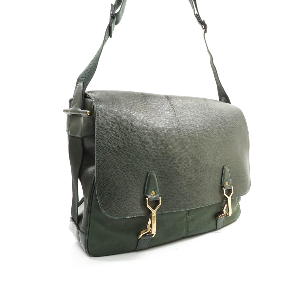 Louis Vuitton Taiga Messenger Bag