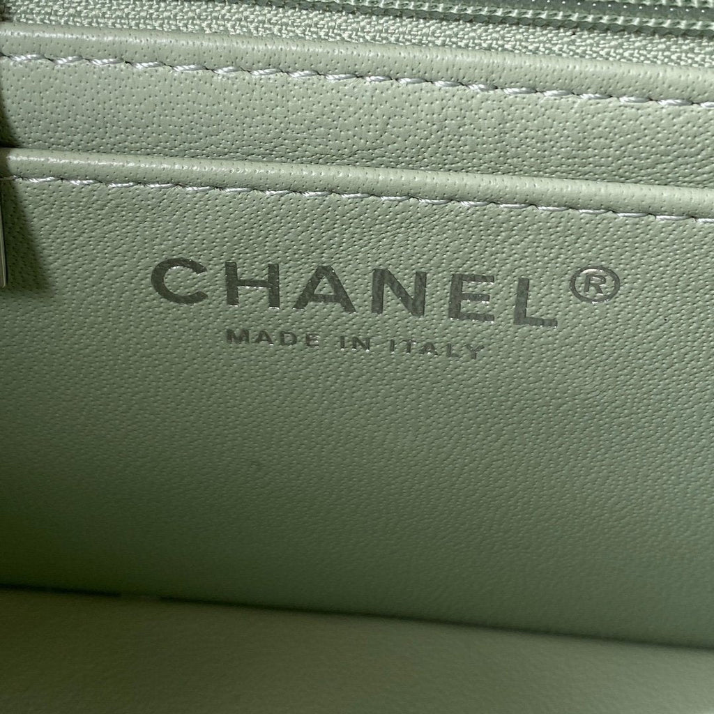 Chanel Mini Classic Flapbag 20cm