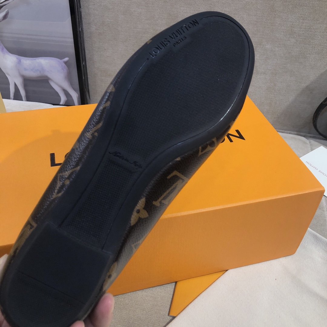 Louis Vuitton Gloria Flat Loafer Black