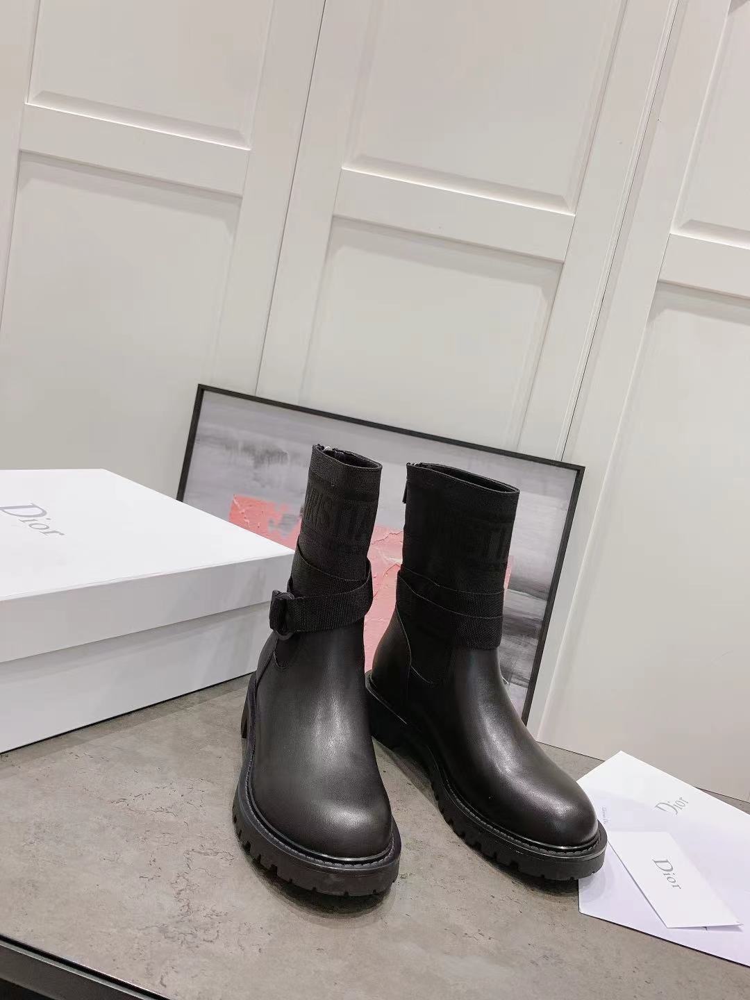 D-Major Boot Black