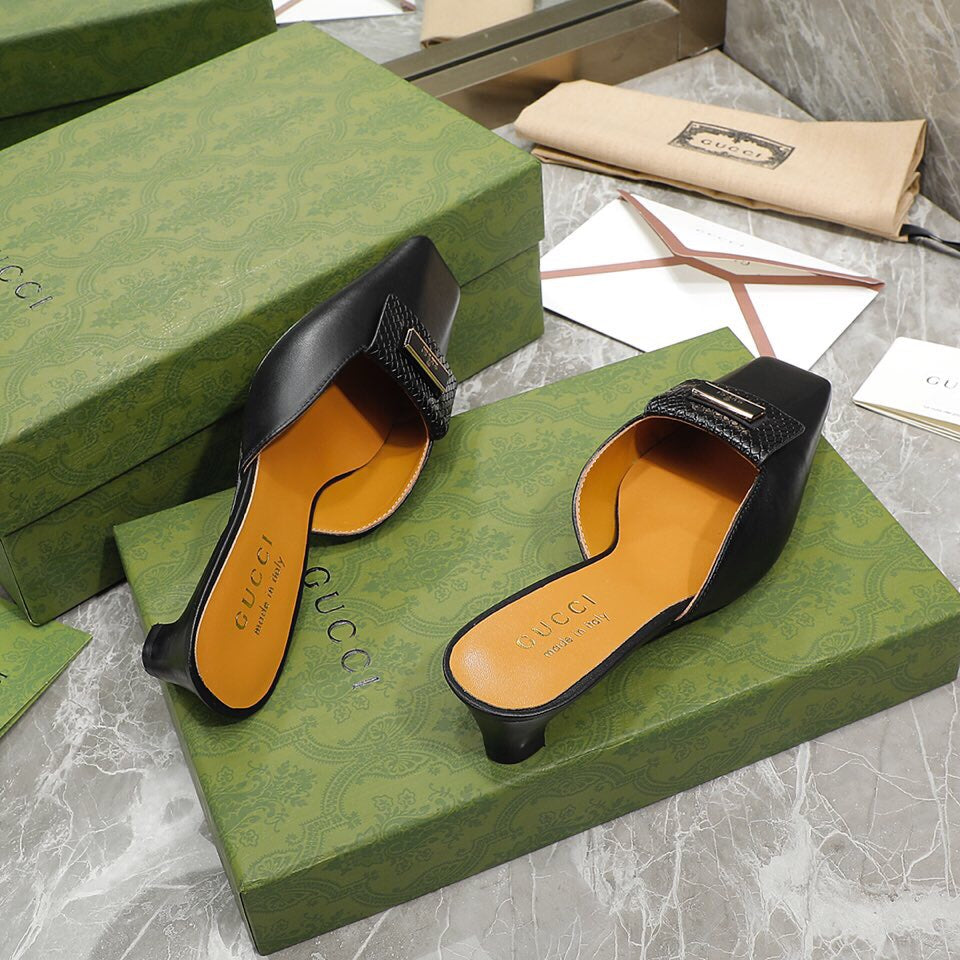 Gucci Slipper Black