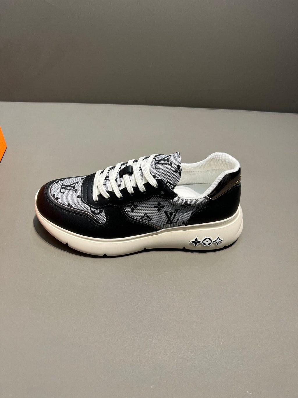 Louis Vuitton Trainer Sneaker