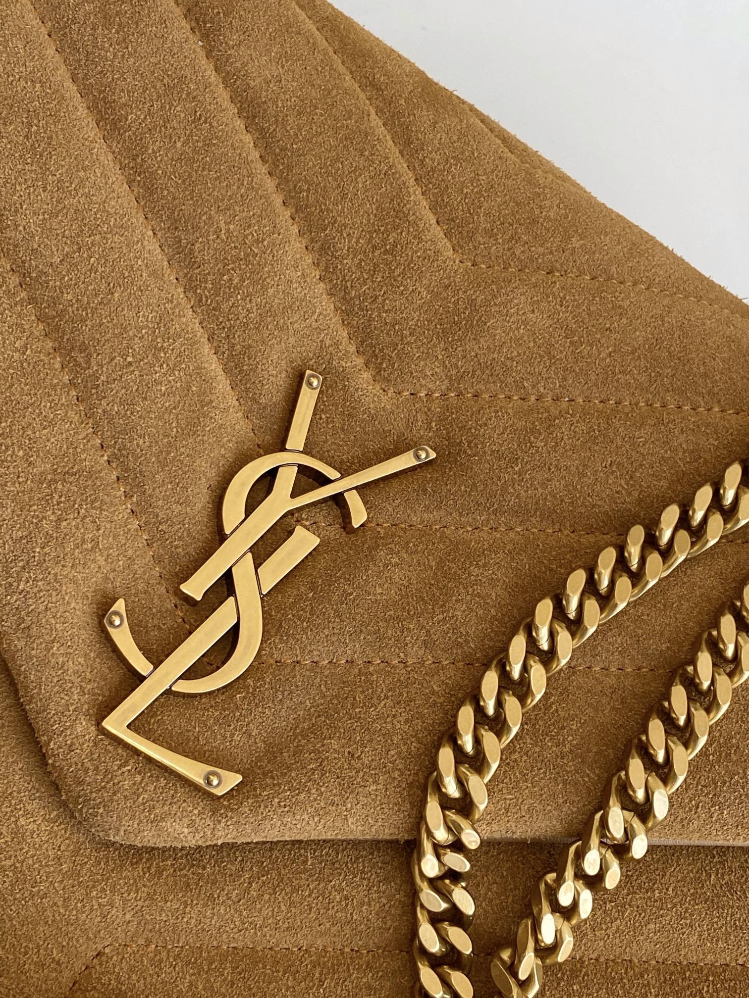 Saint Laurent Loulou Medium Chain Bag With Gold Hardware 31cm