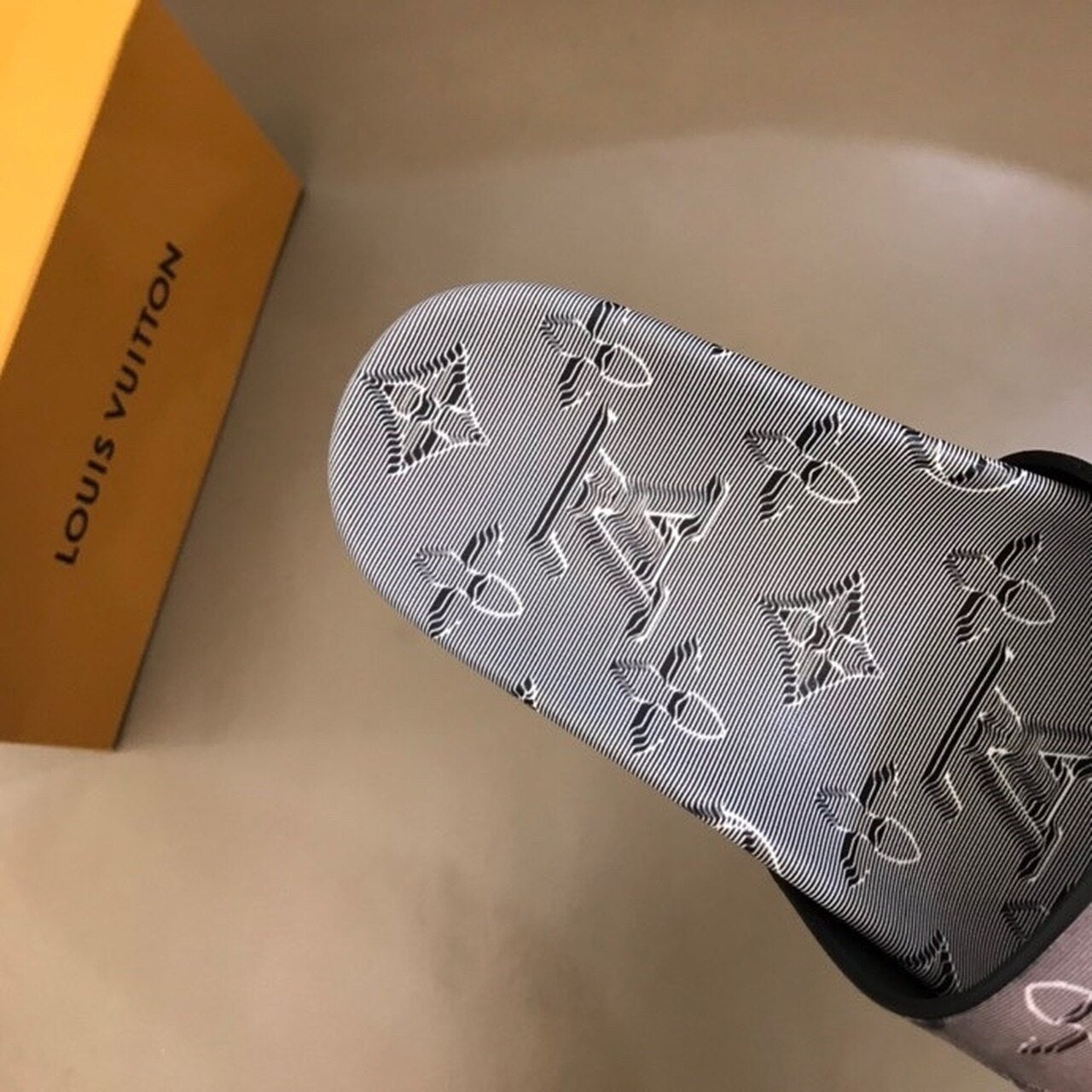 Louis Vuitton x Virgil Abloh Slide Sandals Spring/Summer Collection Gray-Black