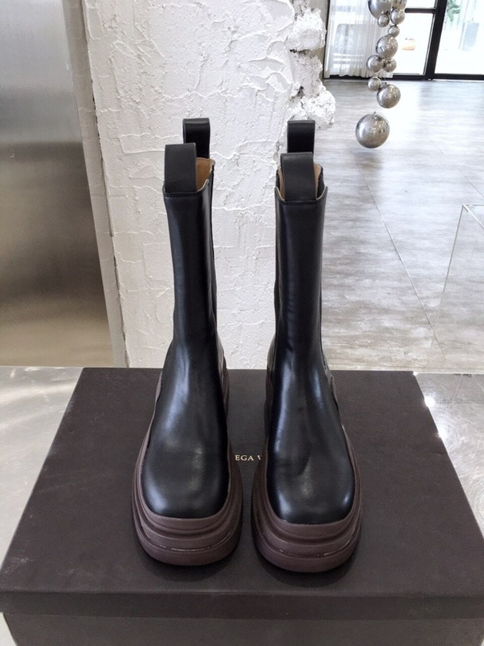 Bottega Veneta Flat Triple-Sole Leather Boots Calfskin Leather Fall/Winter 2020 Collection, Black/Brown