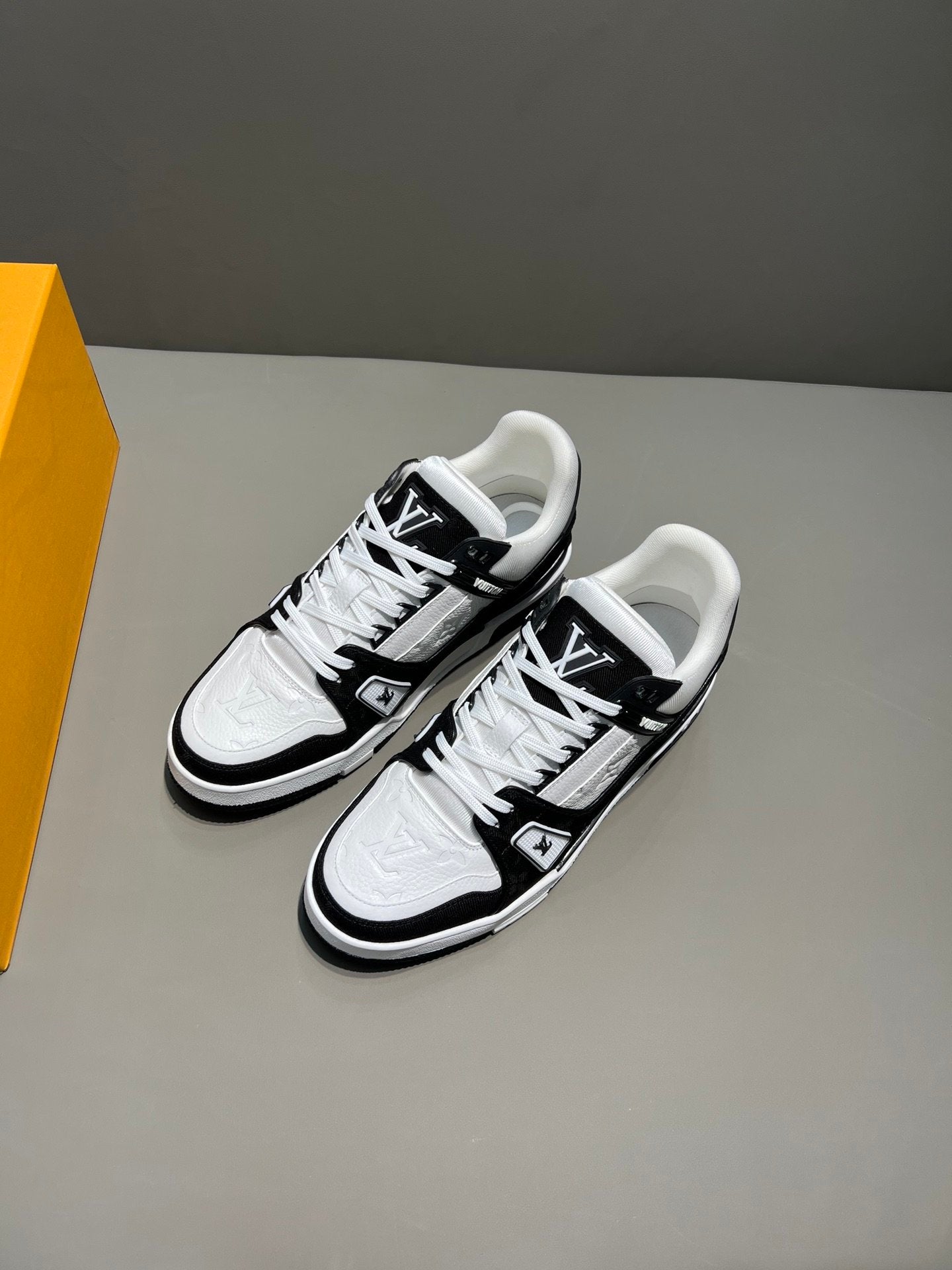 Louis Vuitton Trainer Sneaker