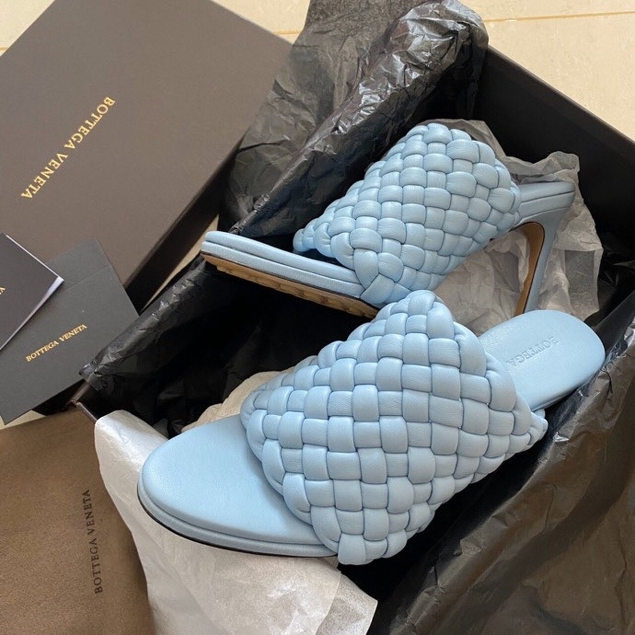 Bottega Veneta Curve Mules 9.5cm Heel Lambskin Leather Spring/Summer 2020 Collection, Light Blue