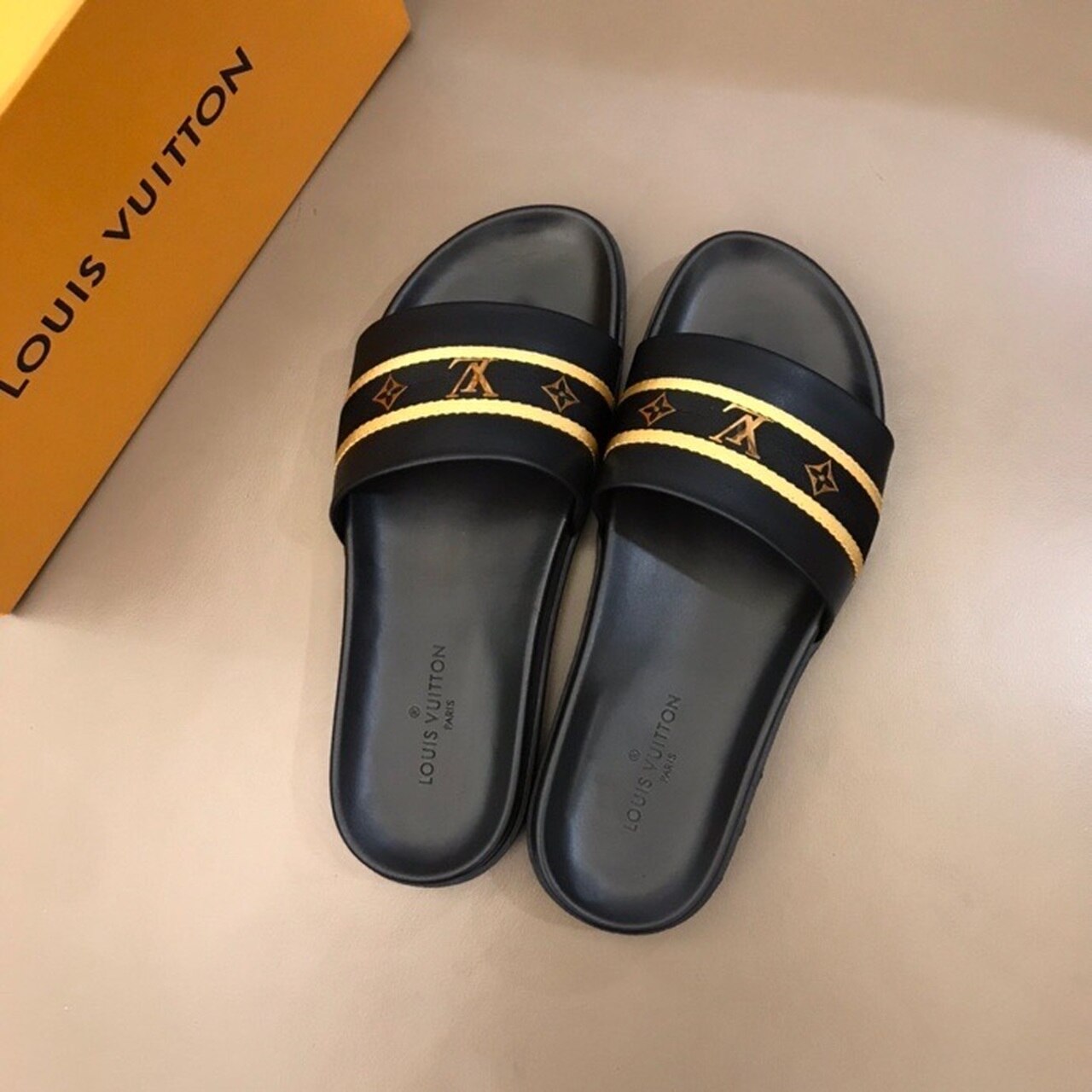 Louis Vuitton Single Strap Mules Mens Sandals Canvas Spring/Summer Collection Black/Gold