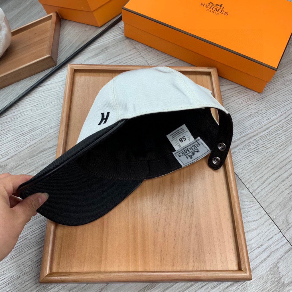 Hermes Davis H Primavera Cap Black And White