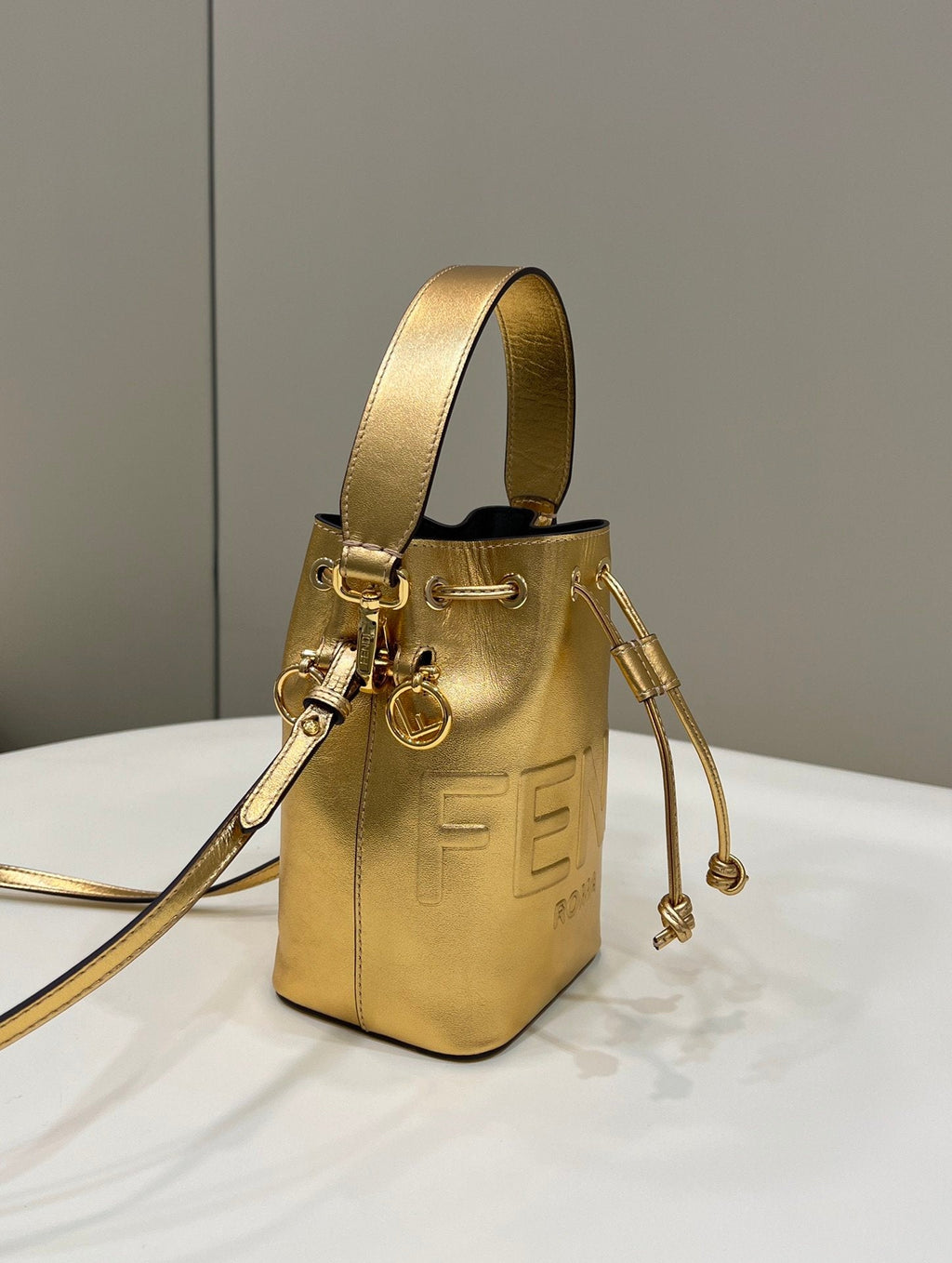 Fendi Bucket Bag Mon Tresor 18cm Gold
