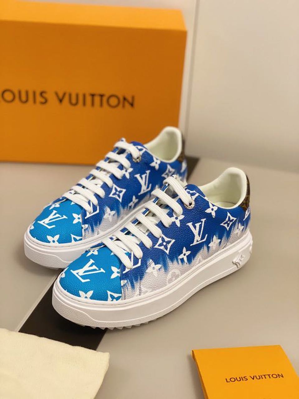 Louis Vuitton Tie Dye Escale Time Out Sneakers Calfskin Leather Spring/Summer 2020 Collection 1A7UM7 Bleu