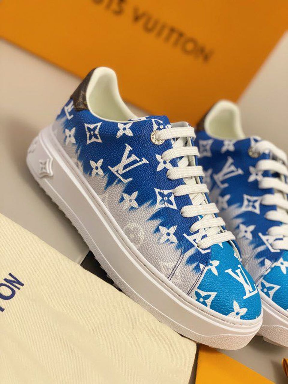 Louis Vuitton Tie Dye Escale Time Out Sneakers Calfskin Leather Spring/Summer 2020 Collection 1A7UM7 Bleu