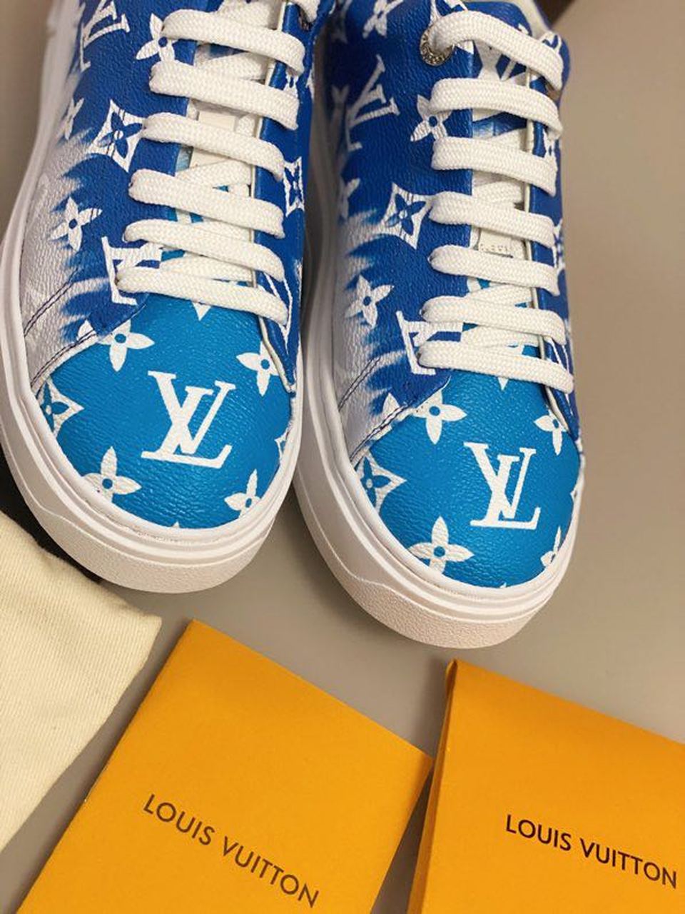 Louis Vuitton Tie Dye Escale Time Out Sneakers Calfskin Leather Spring/Summer 2020 Collection 1A7UM7 Bleu