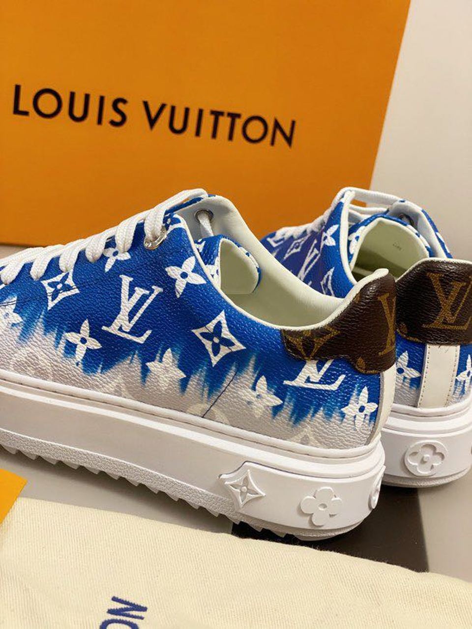 Louis Vuitton Tie Dye Escale Time Out Sneakers Calfskin Leather Spring/Summer 2020 Collection 1A7UM7 Bleu