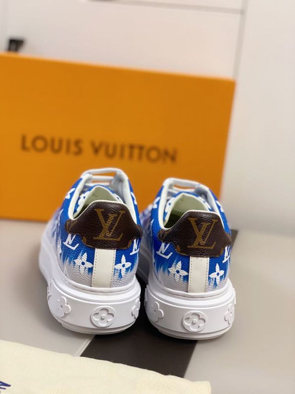 Louis Vuitton Tie Dye Escale Time Out Sneakers Calfskin Leather Spring/Summer 2020 Collection 1A7UM7 Bleu