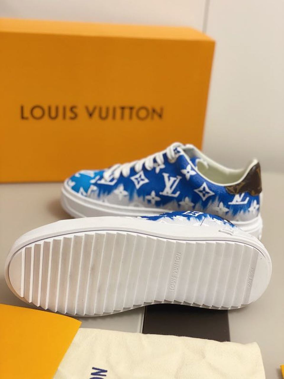 Louis Vuitton Tie Dye Escale Time Out Sneakers Calfskin Leather Spring/Summer 2020 Collection 1A7UM7 Bleu