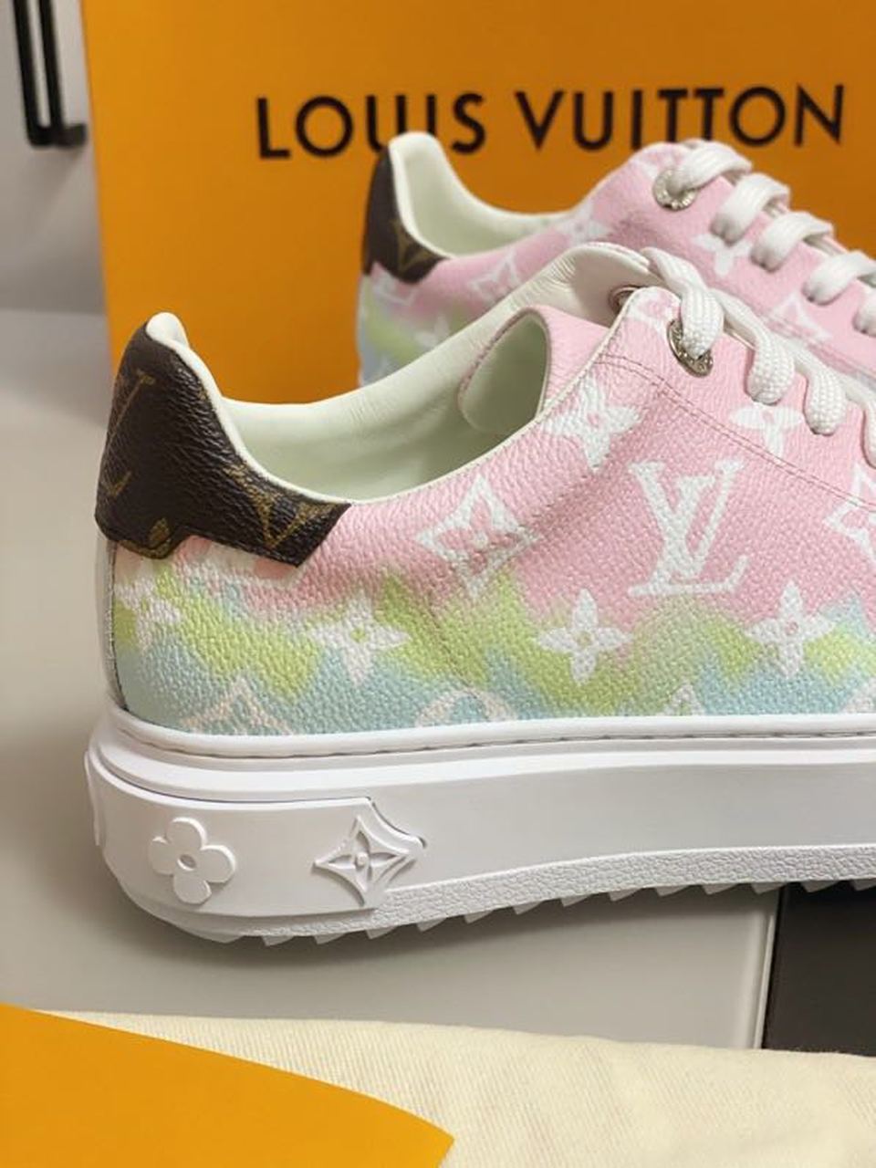 Louis Vuitton Tie Dye Escale Time Out Sneakers Calfskin Leather Spring/Summer 2020 Collection 1A7UM7 Pastel Pink