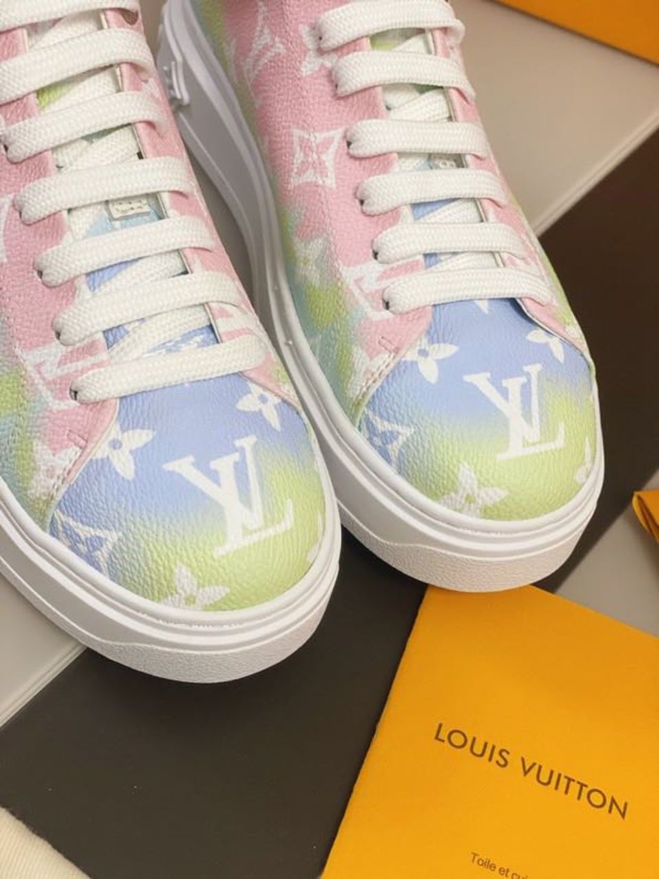 Louis Vuitton Tie Dye Escale Time Out Sneakers Calfskin Leather Spring/Summer 2020 Collection 1A7UM7 Pastel Pink
