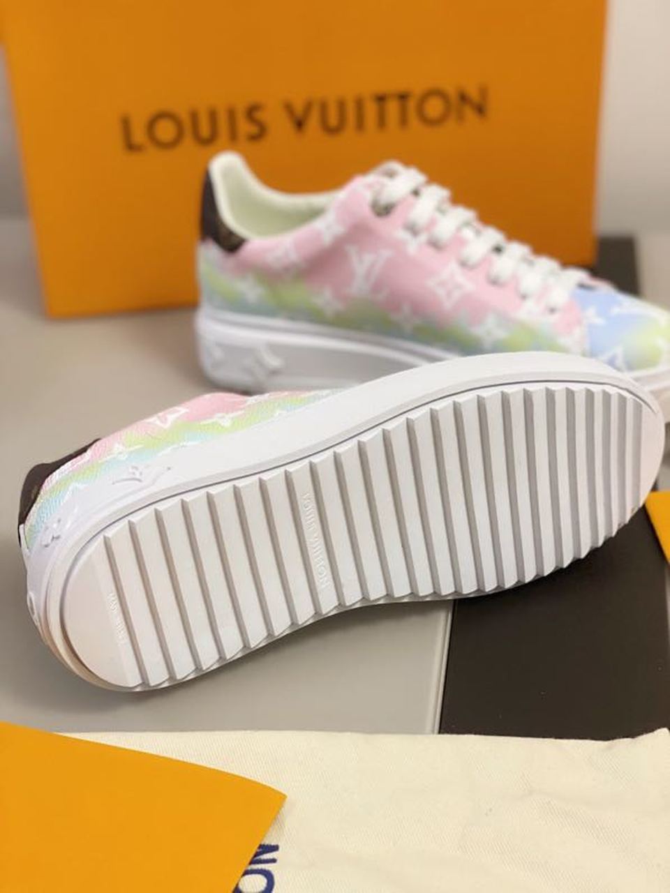 Louis Vuitton Tie Dye Escale Time Out Sneakers Calfskin Leather Spring/Summer 2020 Collection 1A7UM7 Pastel Pink
