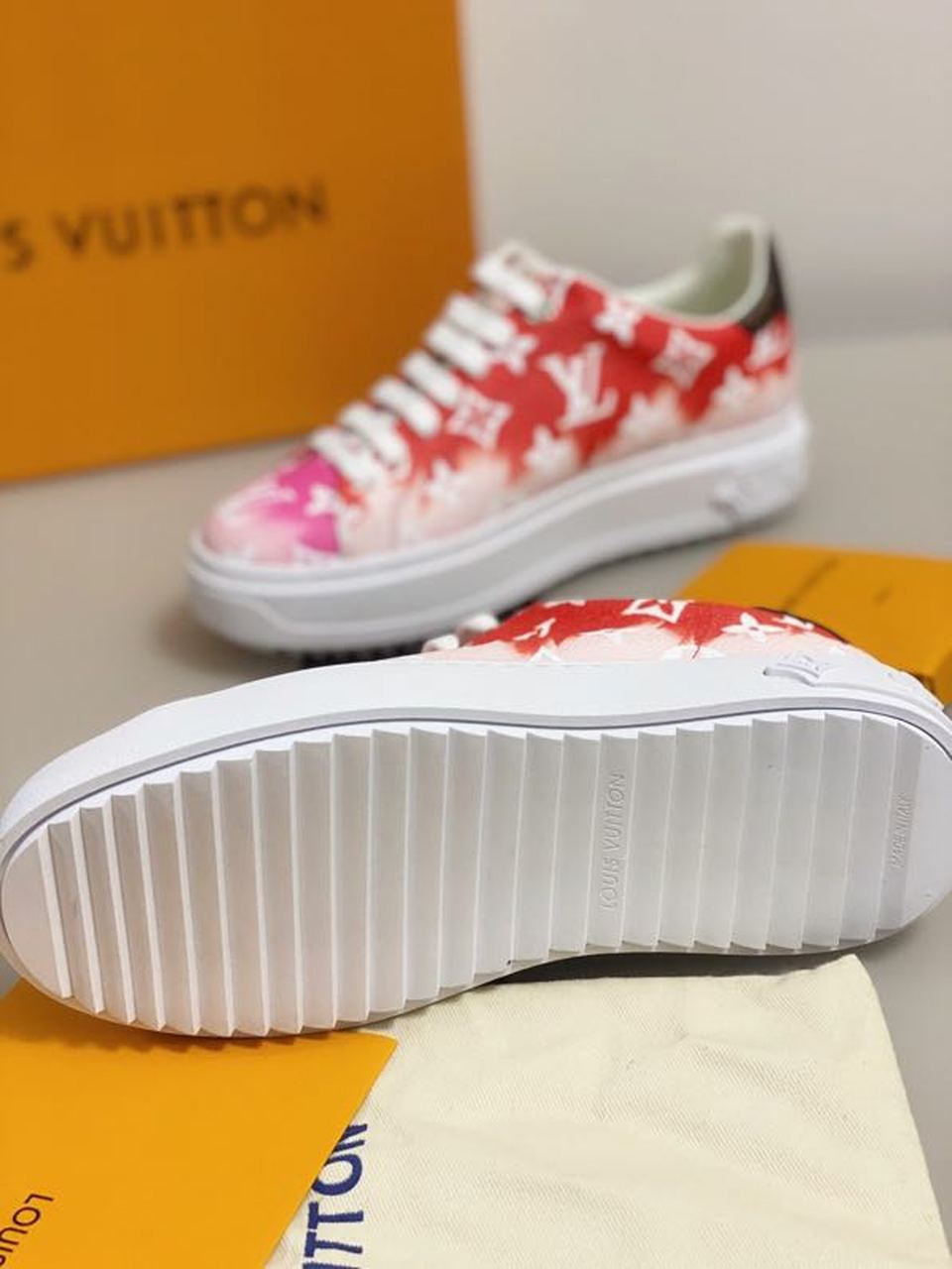 Louis Vuitton Tie Dye Escale Time Out Sneakers Calfskin Leather Spring/Summer Collection 1A7ULR, Rouge