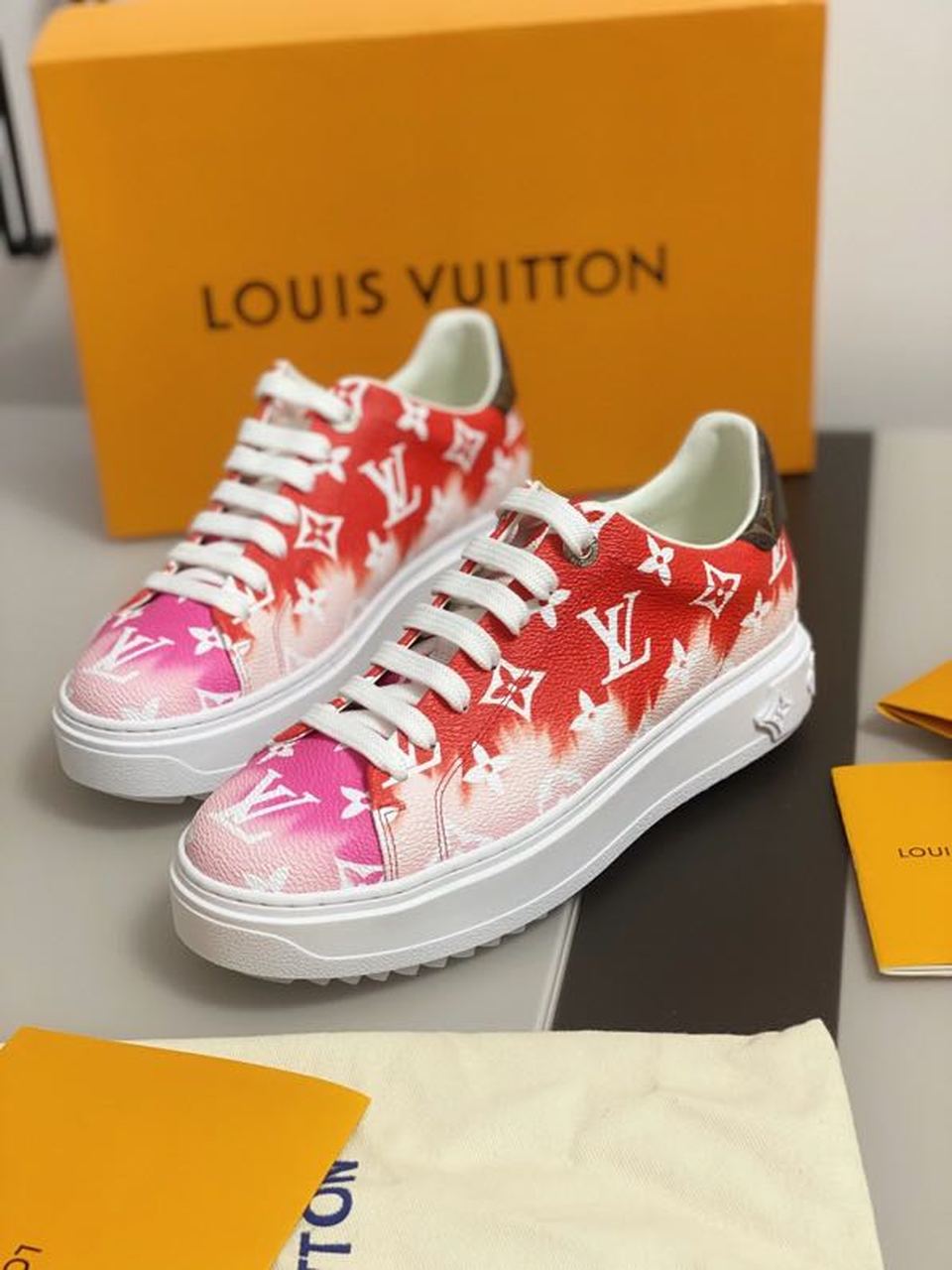 Louis Vuitton Tie Dye Escale Time Out Sneakers Calfskin Leather Spring/Summer Collection 1A7ULR, Rouge