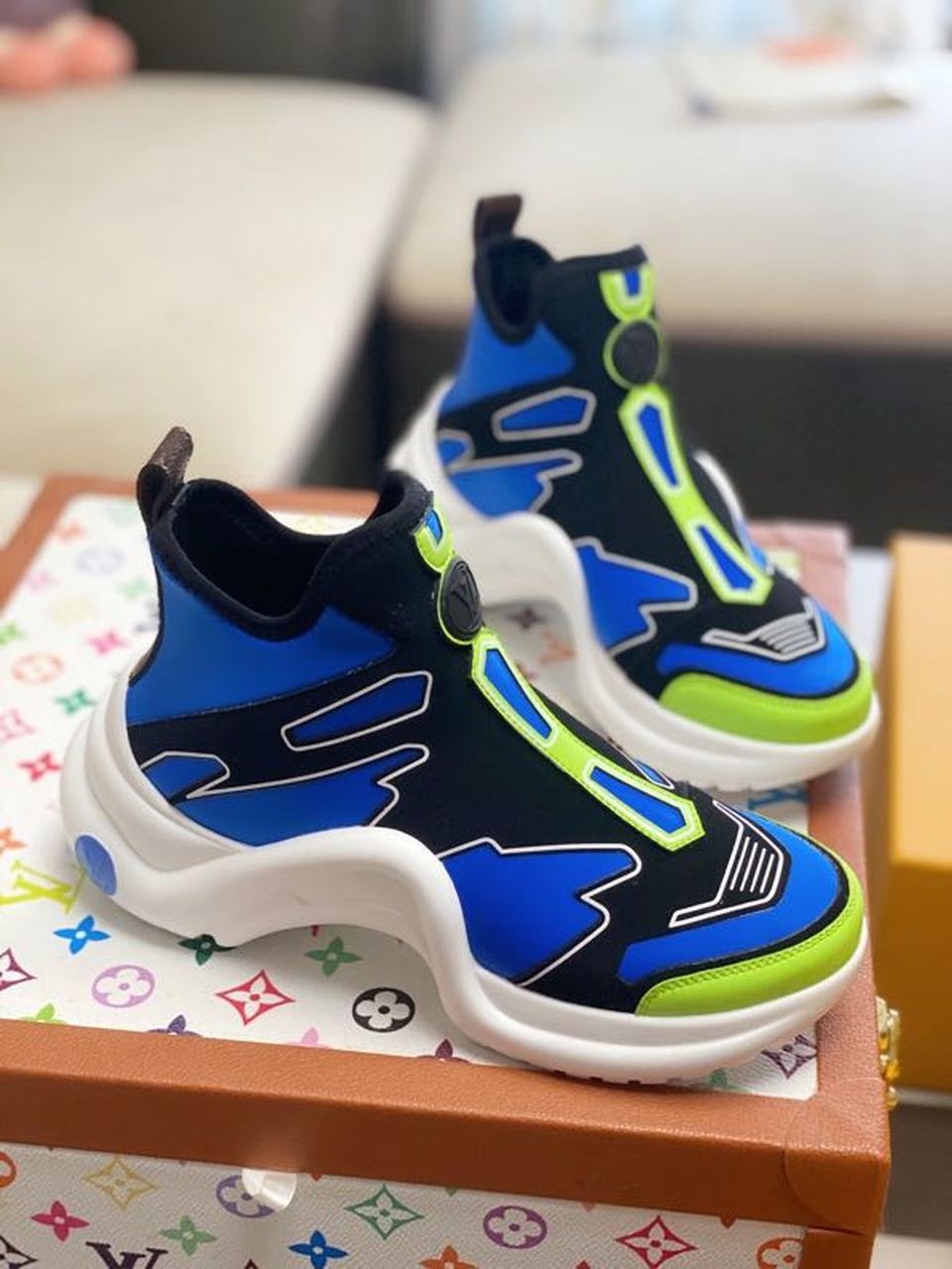 Louis Vuitton Archlight Sneakers Technical Fabric Calfskin Leather Spring/Summer Collection 1A7TW8, Bleu