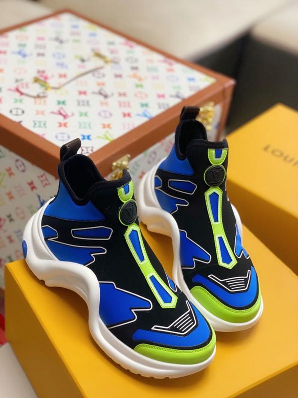 Louis Vuitton Archlight Sneakers Technical Fabric Calfskin Leather Spring/Summer Collection 1A7TW8, Bleu