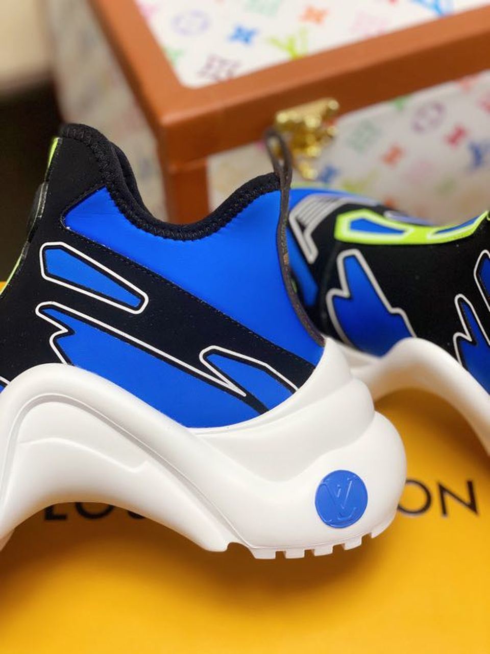 Louis Vuitton Archlight Sneakers Technical Fabric Calfskin Leather Spring/Summer Collection 1A7TW8, Bleu