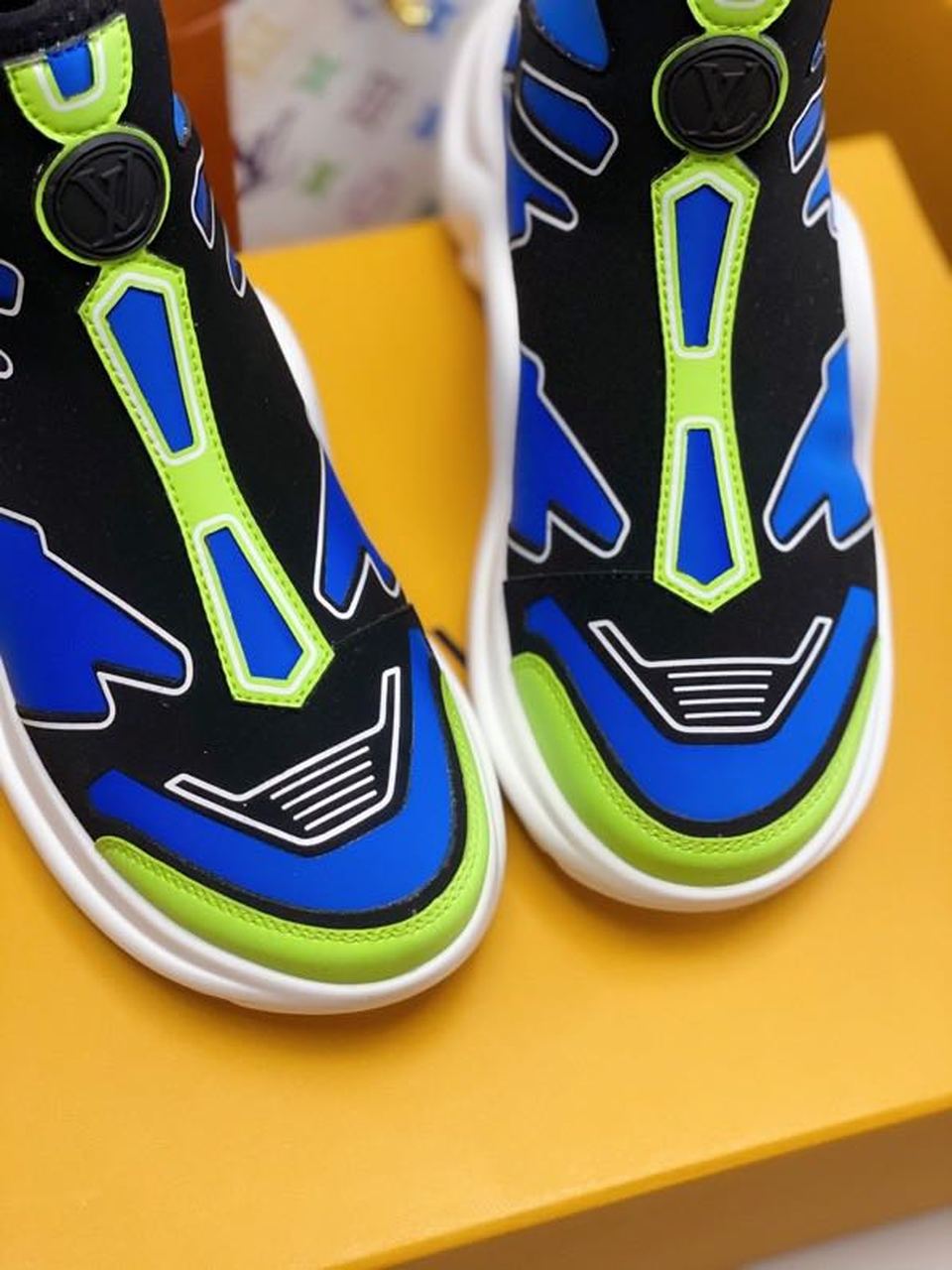 Louis Vuitton Archlight Sneakers Technical Fabric Calfskin Leather Spring/Summer Collection 1A7TW8, Bleu