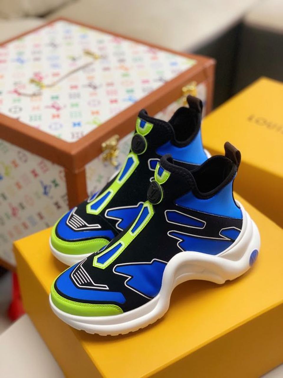 Louis Vuitton Archlight Sneakers Technical Fabric Calfskin Leather Spring/Summer Collection 1A7TW8, Bleu