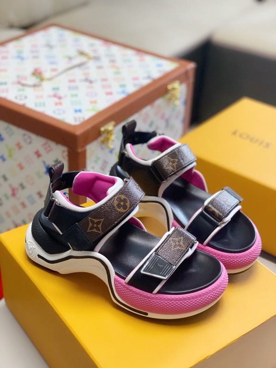 Louis Vuitton Archlight Sandals Calfskin Leather Spring/Summer Collection 1A7TW8 Pink