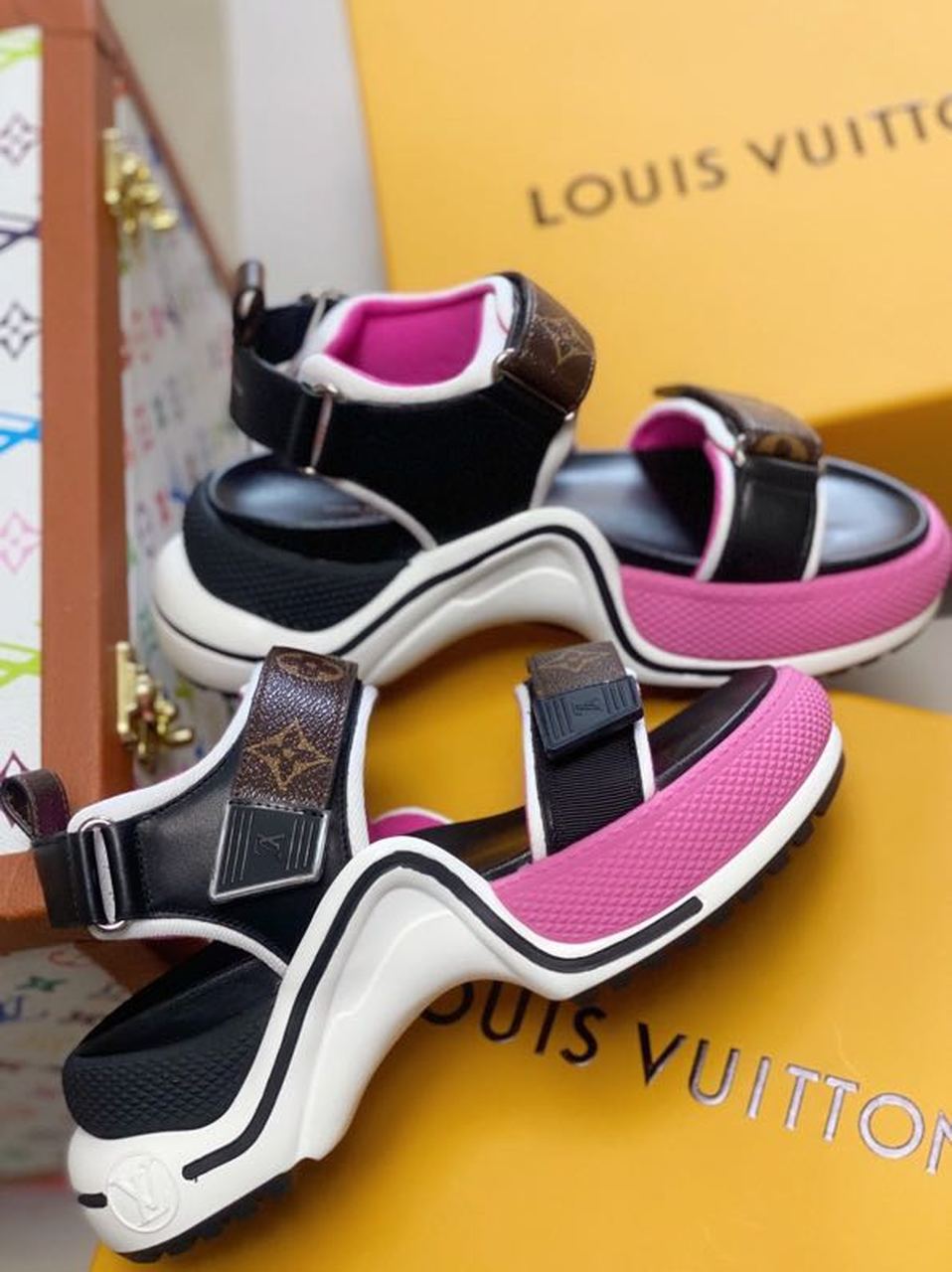 Louis Vuitton Archlight Sandals Calfskin Leather Spring/Summer Collection 1A7TW8 Pink