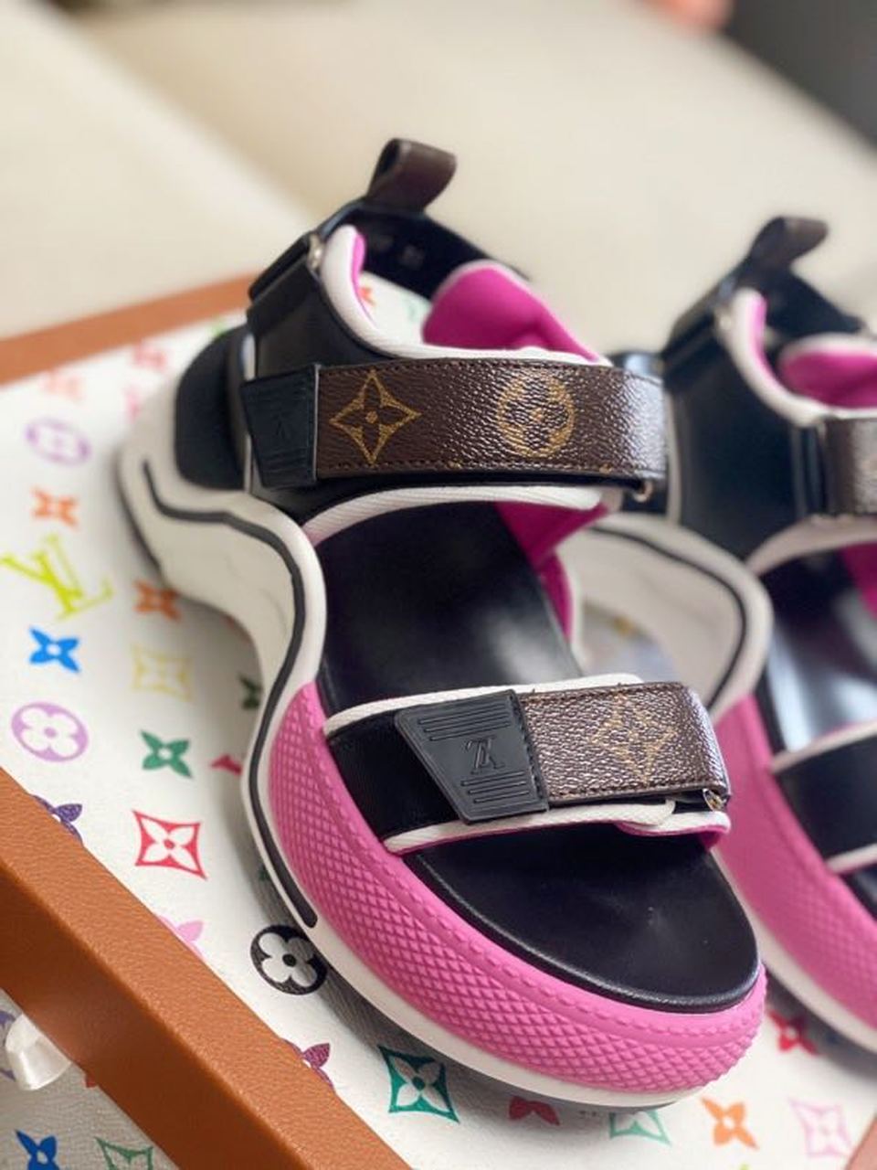 Louis Vuitton Archlight Sandals Calfskin Leather Spring/Summer Collection 1A7TW8 Pink
