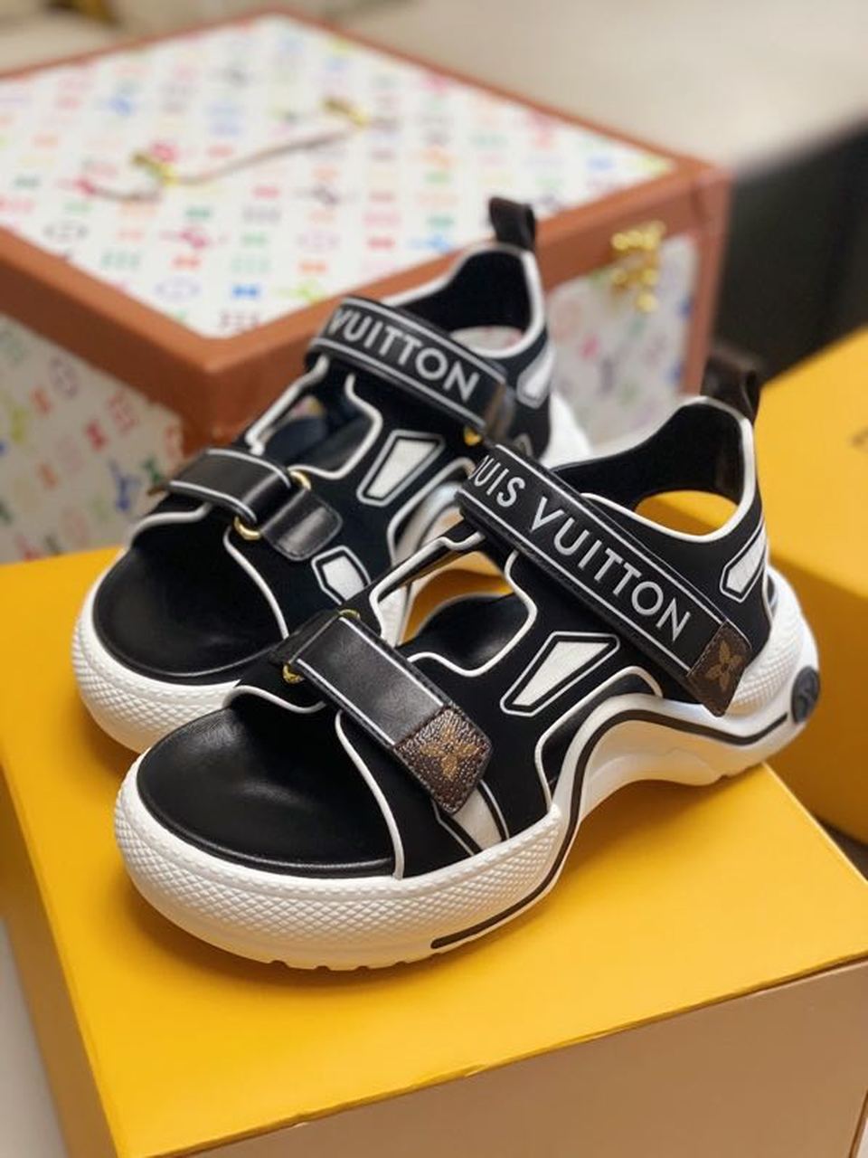 Louis Vuitton Archlight Sandals Calfskin Leather Spring/Summer 2020 Collection 1A7TW8 Black