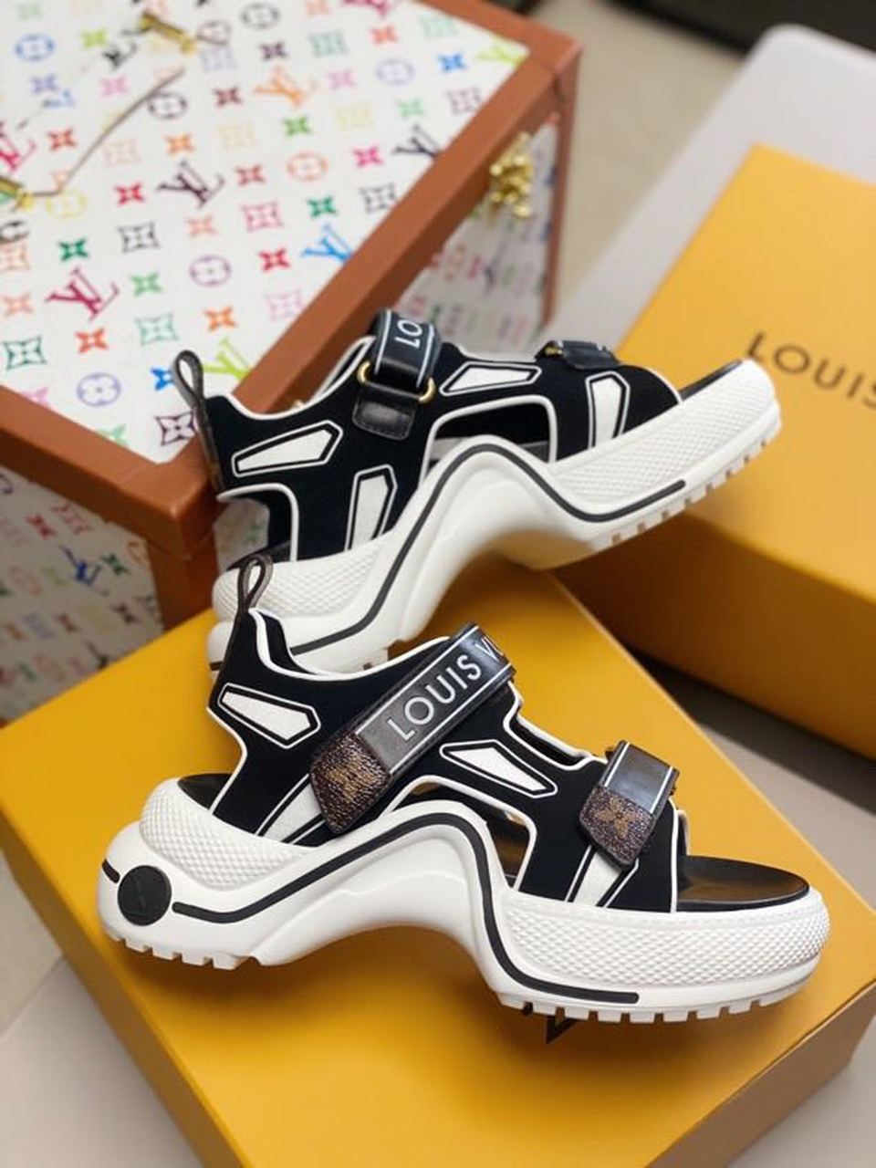 Louis Vuitton Archlight Sandals Calfskin Leather Spring/Summer 2020 Collection 1A7TW8 Black