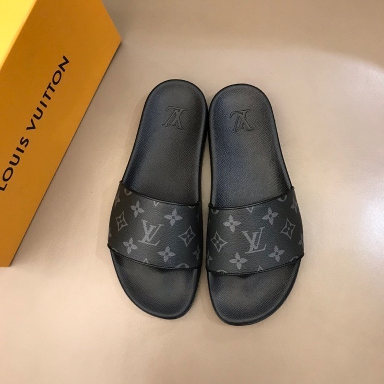 Louis Vuitton Mens Sandals Monogram Graphite Canvas Spring/Summer Collection Black