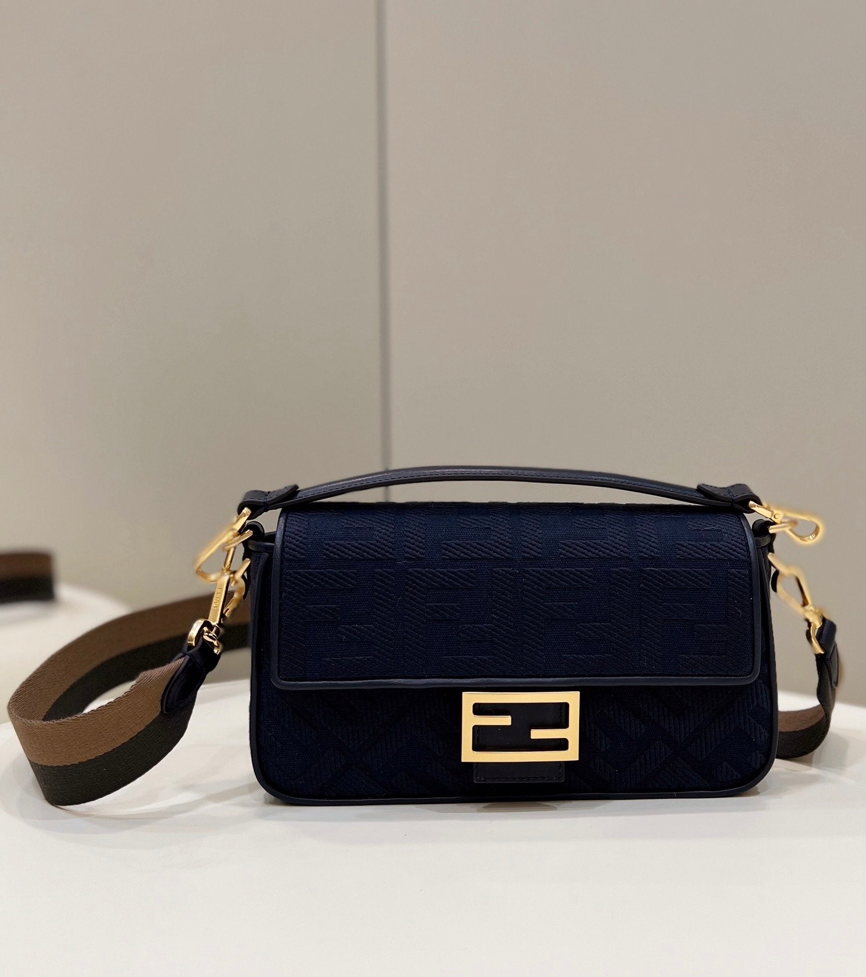 Fendi Baguette Midi 27cm Blue