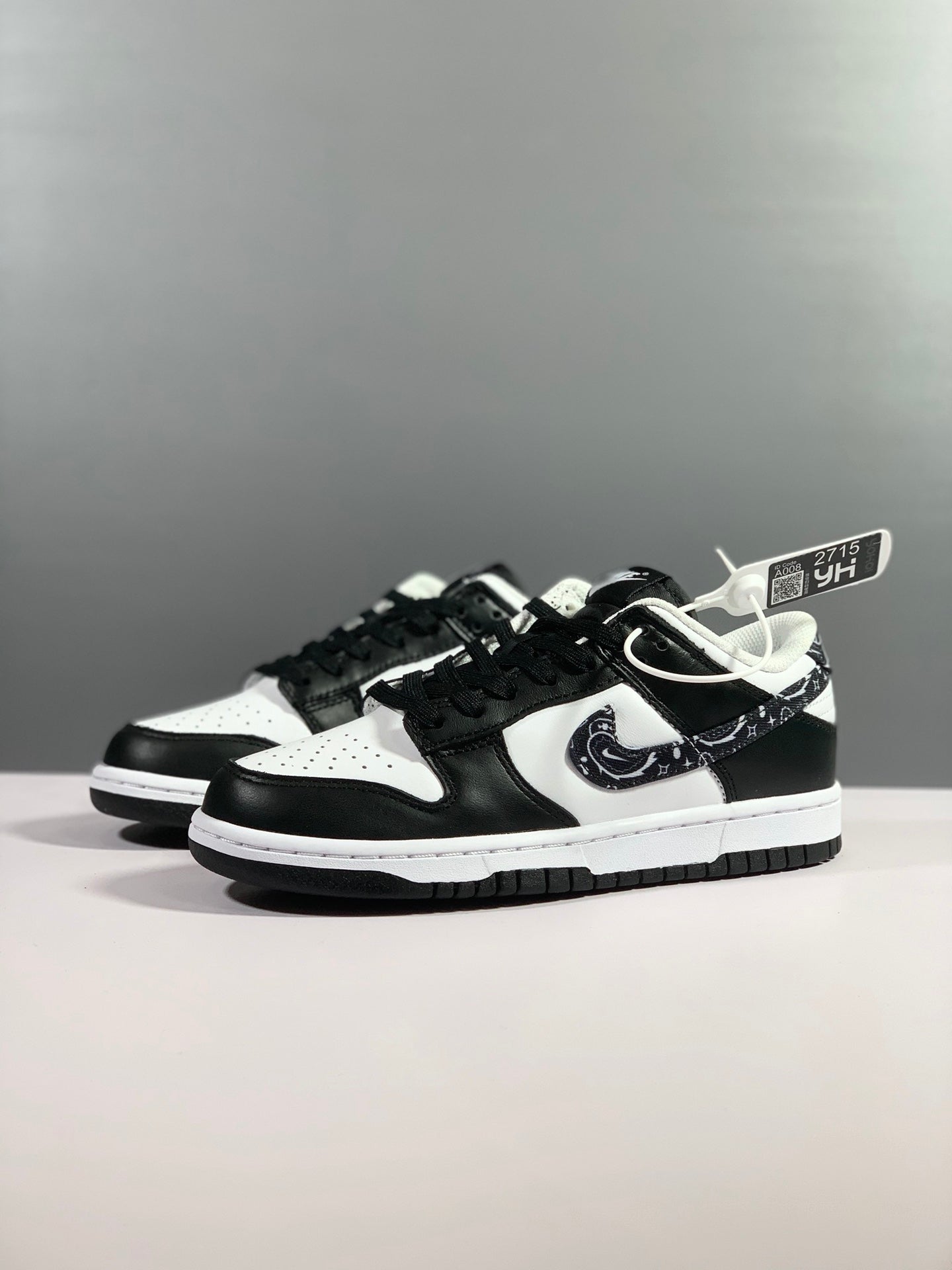 Nike SB Dunk Low Top