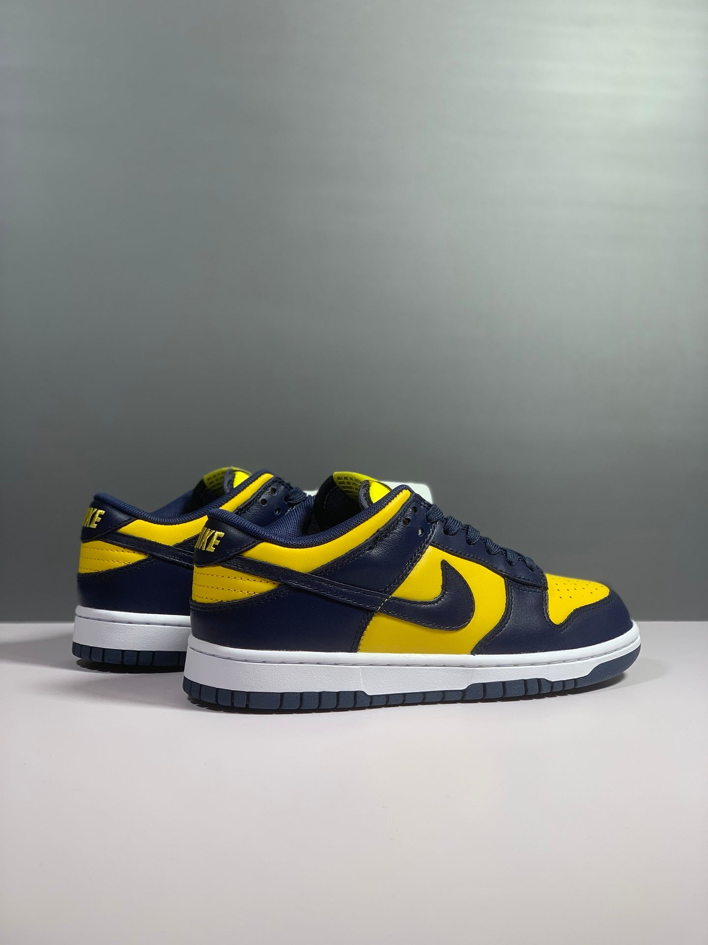 Nike Wmns Dunk Low Vintage Yellow