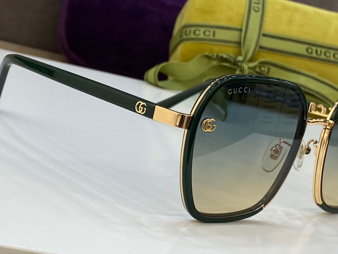 Gucci Square Frame Sunglasses