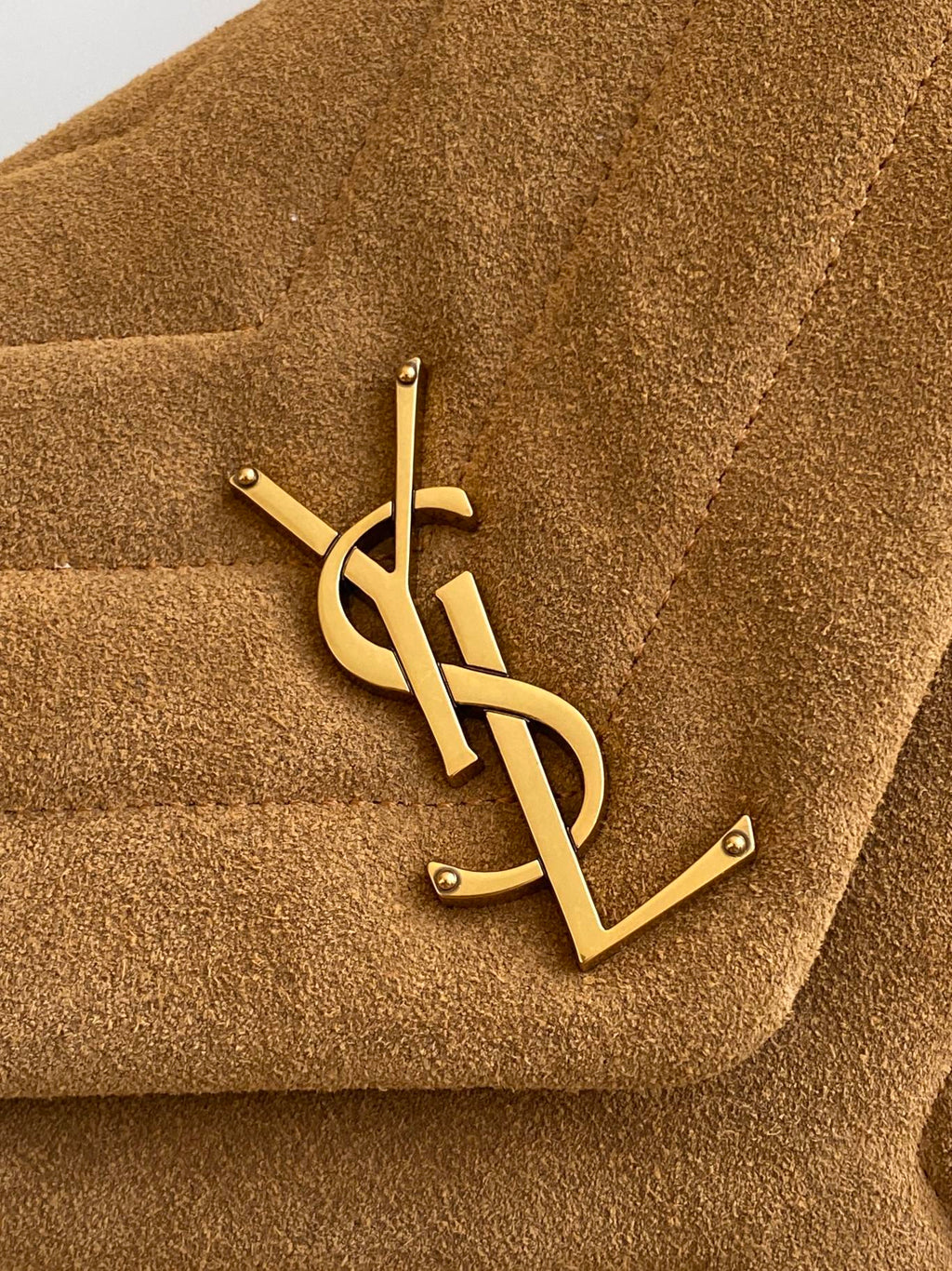 Saint Laurent Loulou Small Chain Bag With Gold Hardware 25cm
