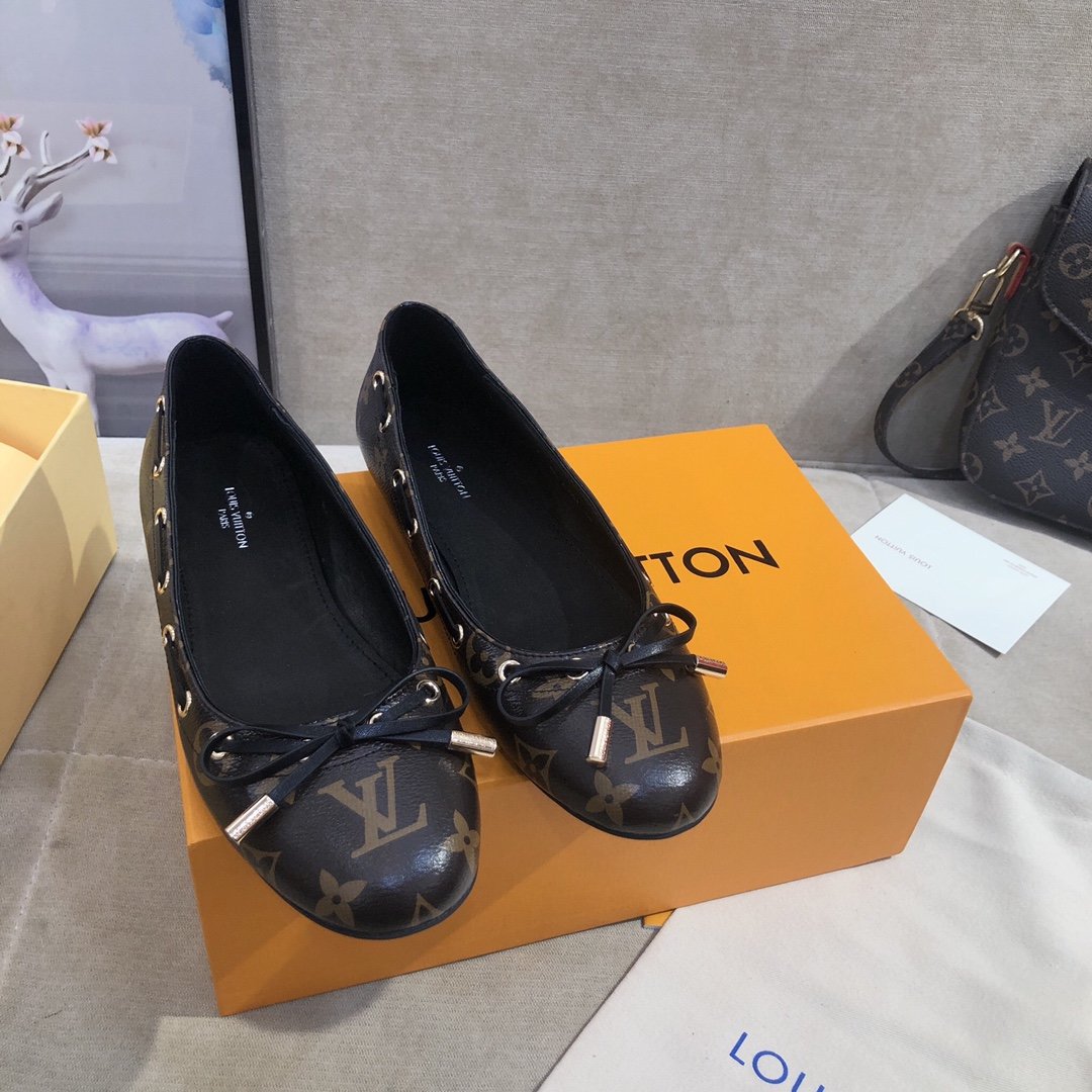 Louis Vuitton Gloria Flat Loafer Black