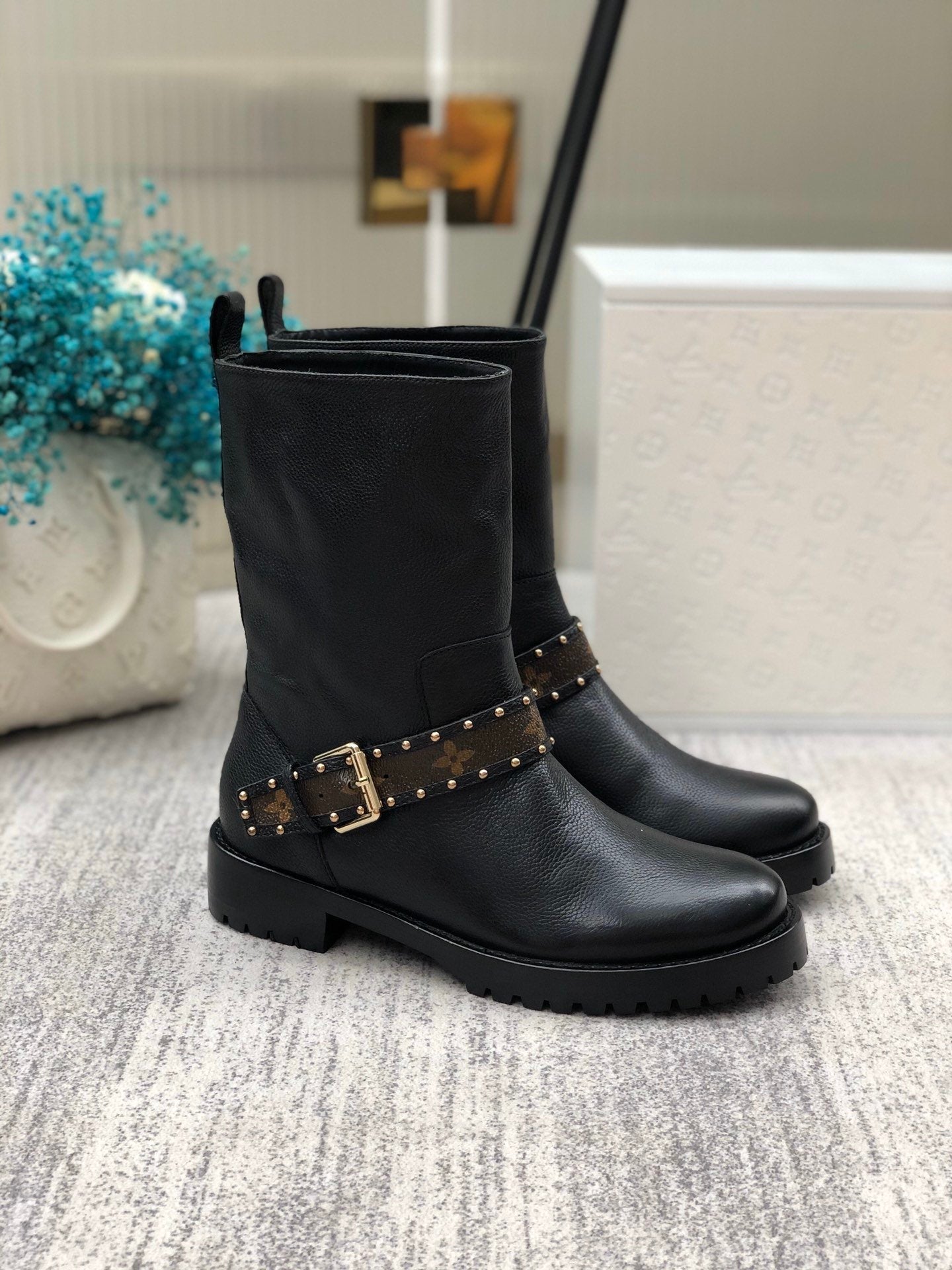Louis Vuitton Discovery Flat Ankle Boot Black