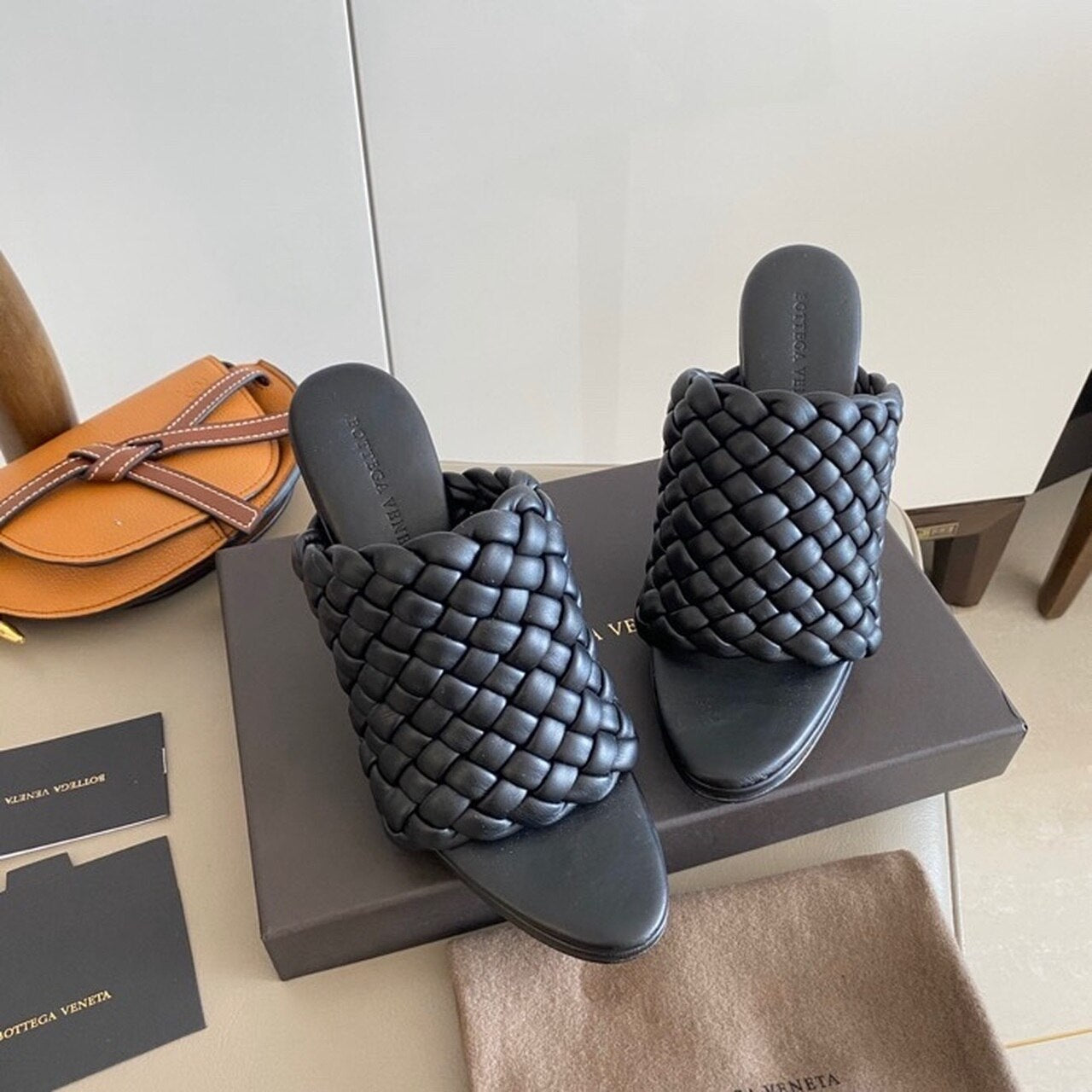 Bottega Veneta Curve Mules 9.5cm Heel Lambskin Leather Spring/Summer 2020 Collection, Black