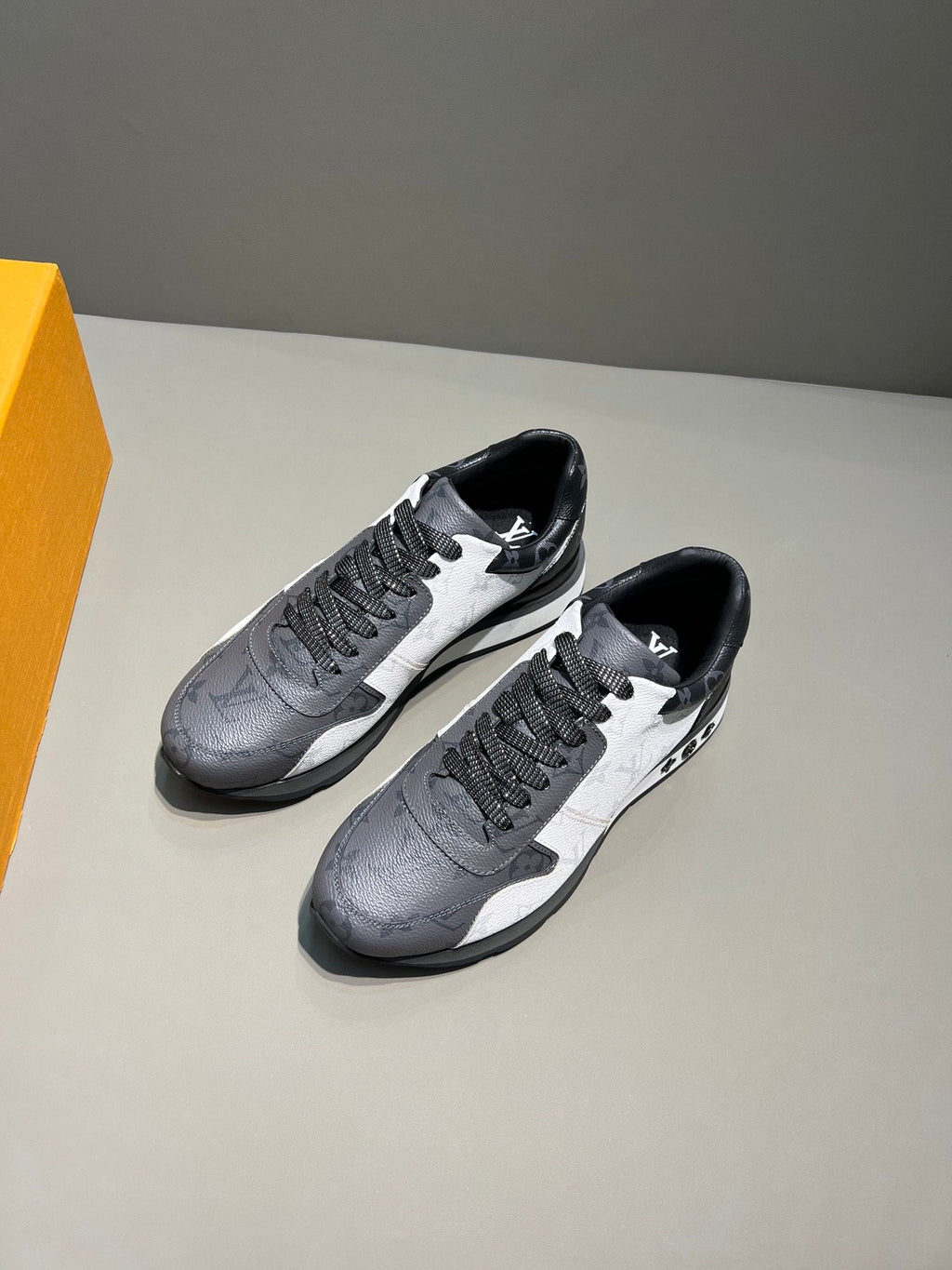 Louis Vuitton Trainer Sneaker