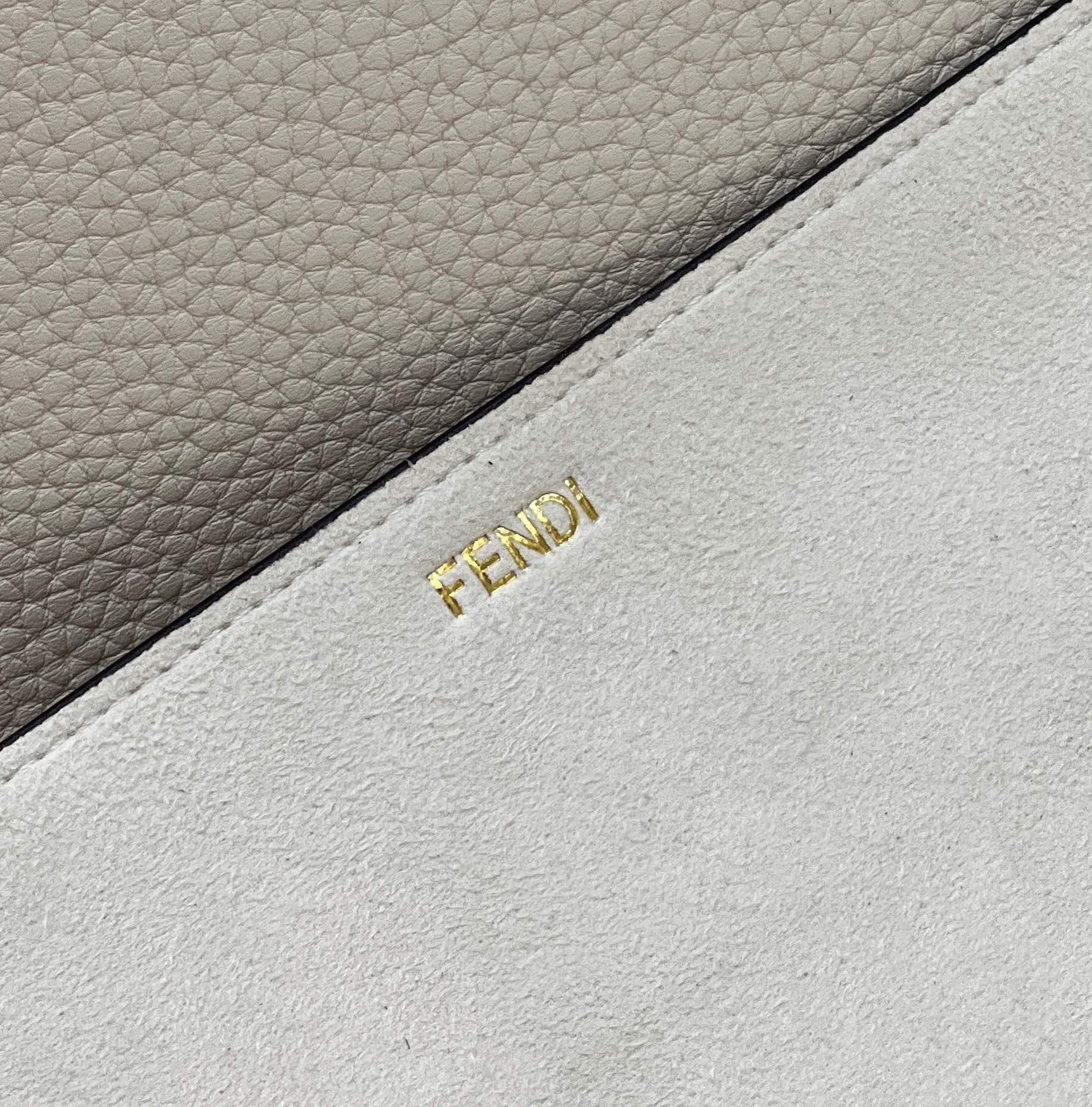 Fendi Peekaboo Iseeu Medium 33cm