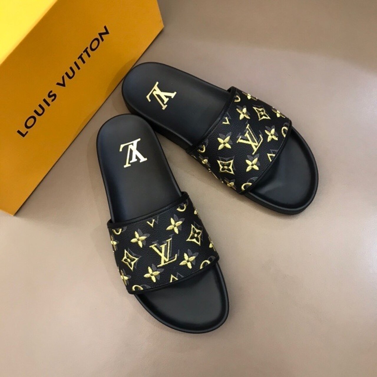 Louis Vuitton Mens Sandals Monogram Canvas Spring/Summer Collection Black/Yellow